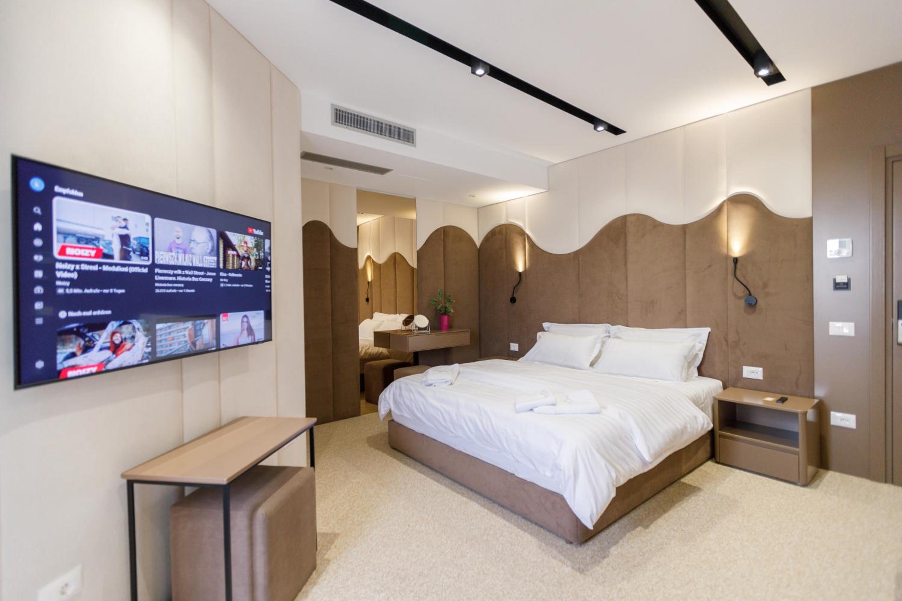 Deluxe Double Room with Balcony and Sea View