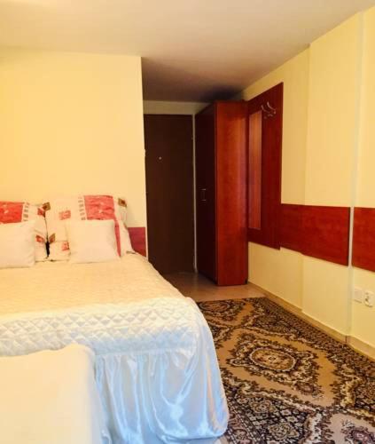 Economy Triple Room