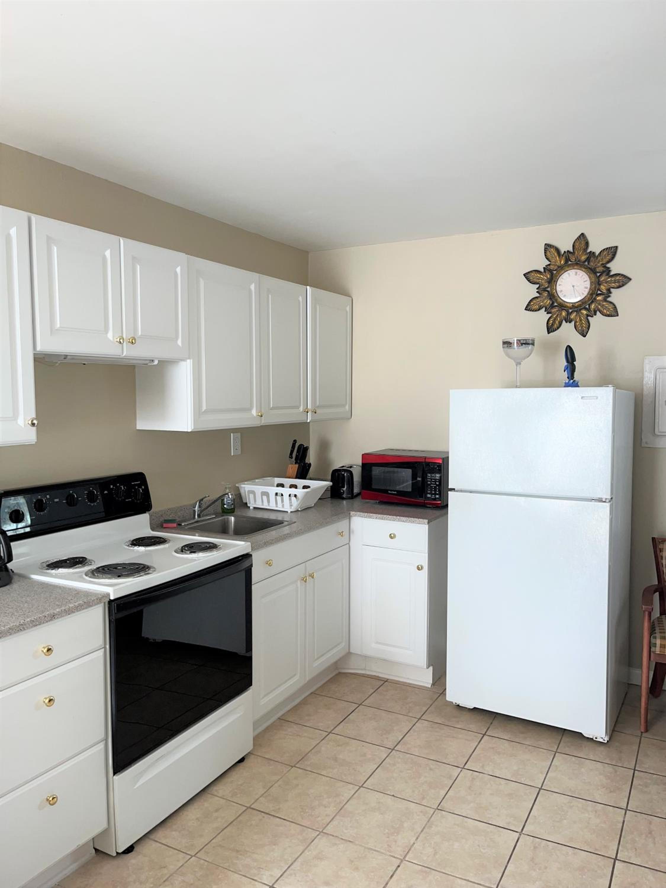 Two-Bedroom Apartment - Photo 22