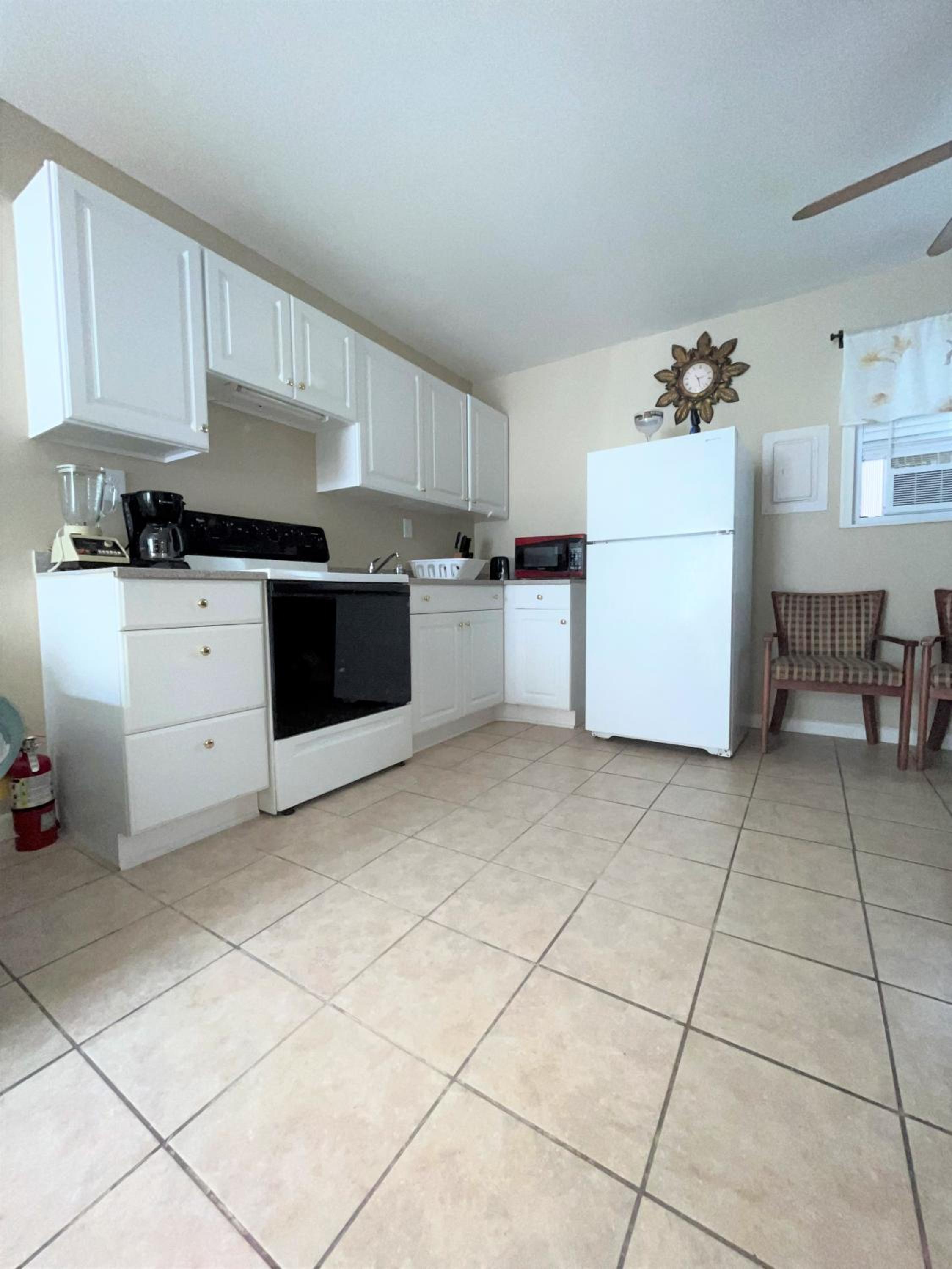 Two-Bedroom Apartment - Photo 24