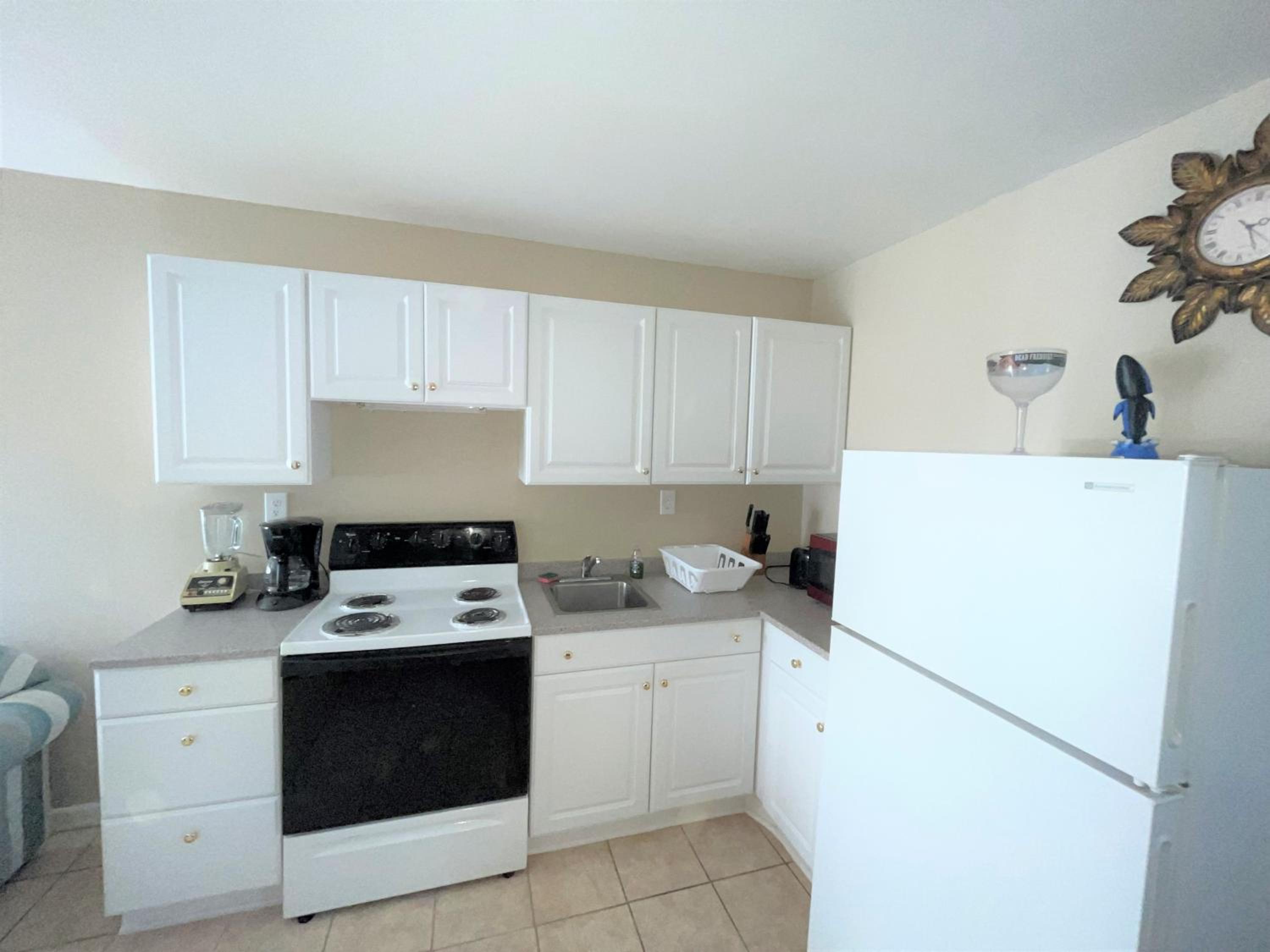 Two-Bedroom Apartment - Photo 23