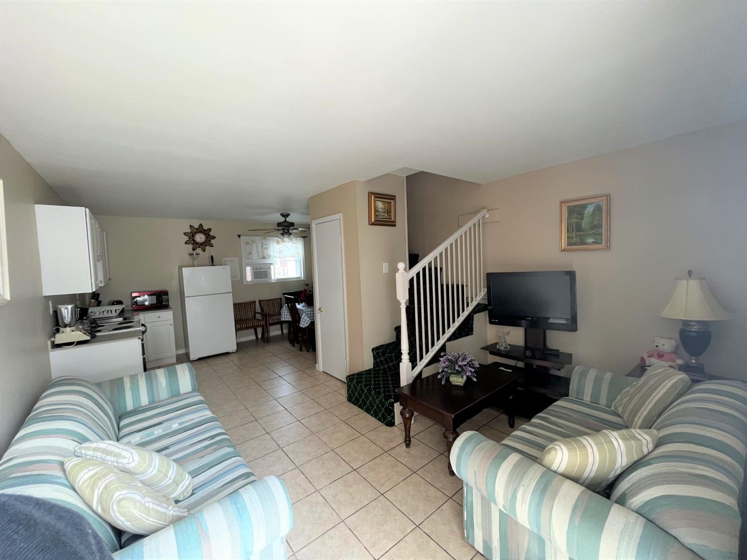 Two-Bedroom Apartment - Photo 30