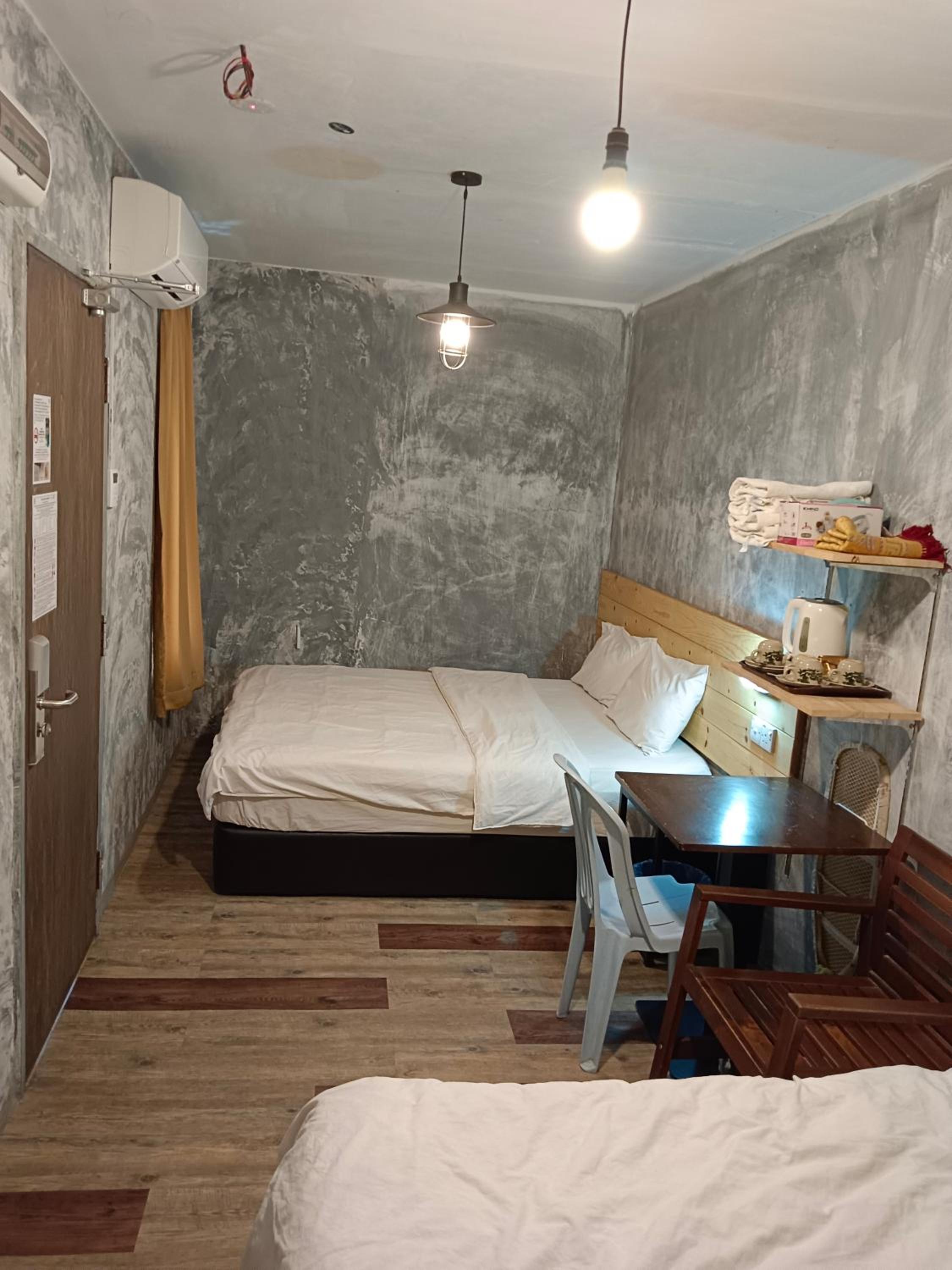 Quadruple Room with Private Bathroom photo 1