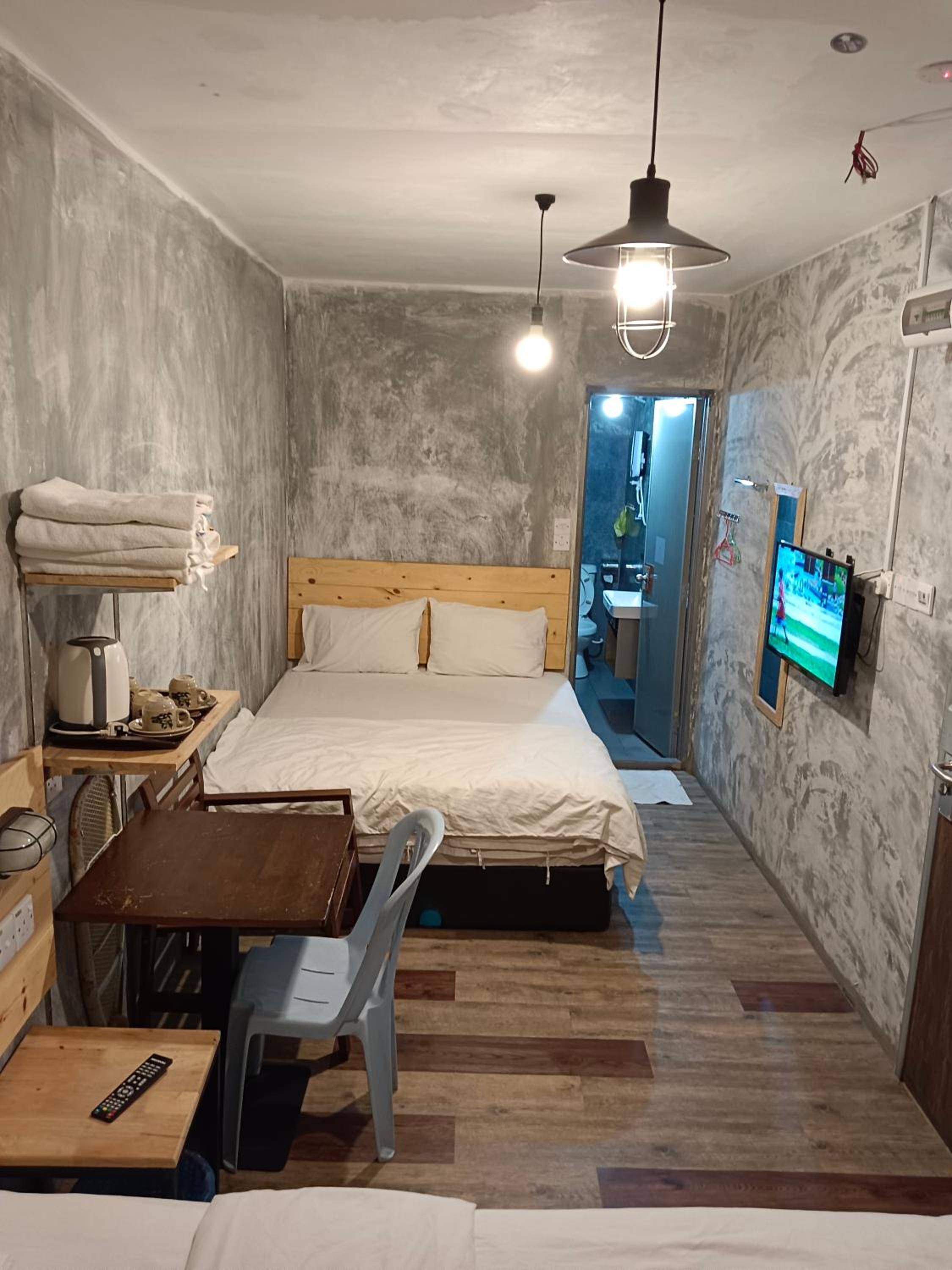 Quadruple Room with Private Bathroom photo 2