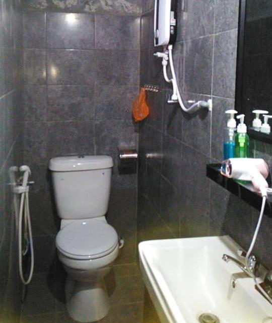 Quadruple Room with Private Bathroom photo 3