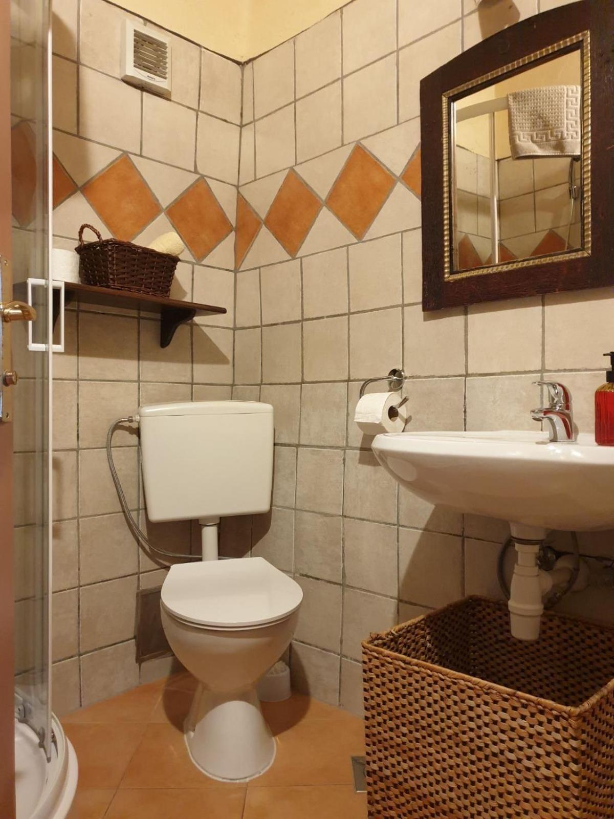 One-Bedroom Apartment (4 Adults) - Photo 4