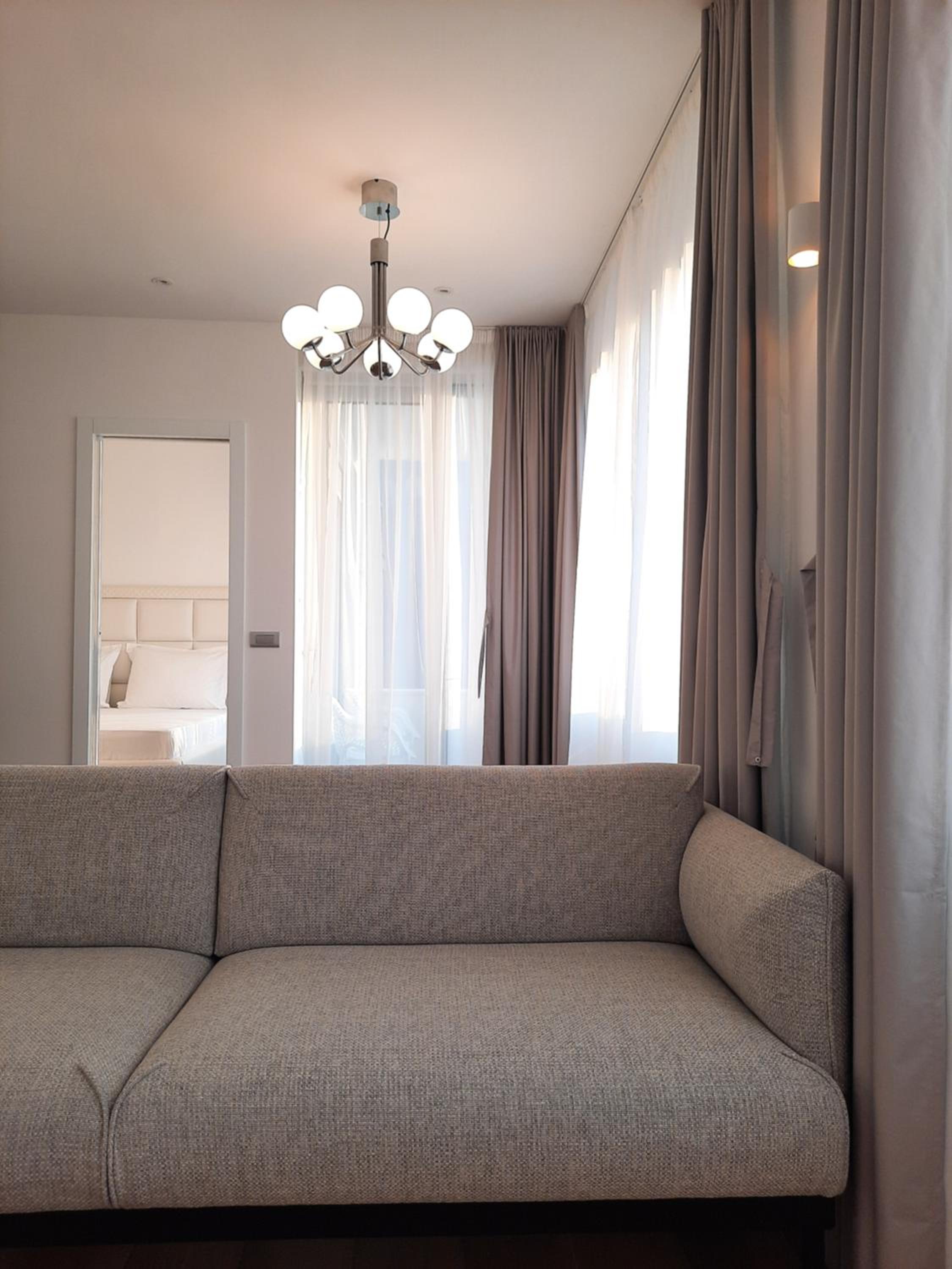 Superior King Suite - Photo 10