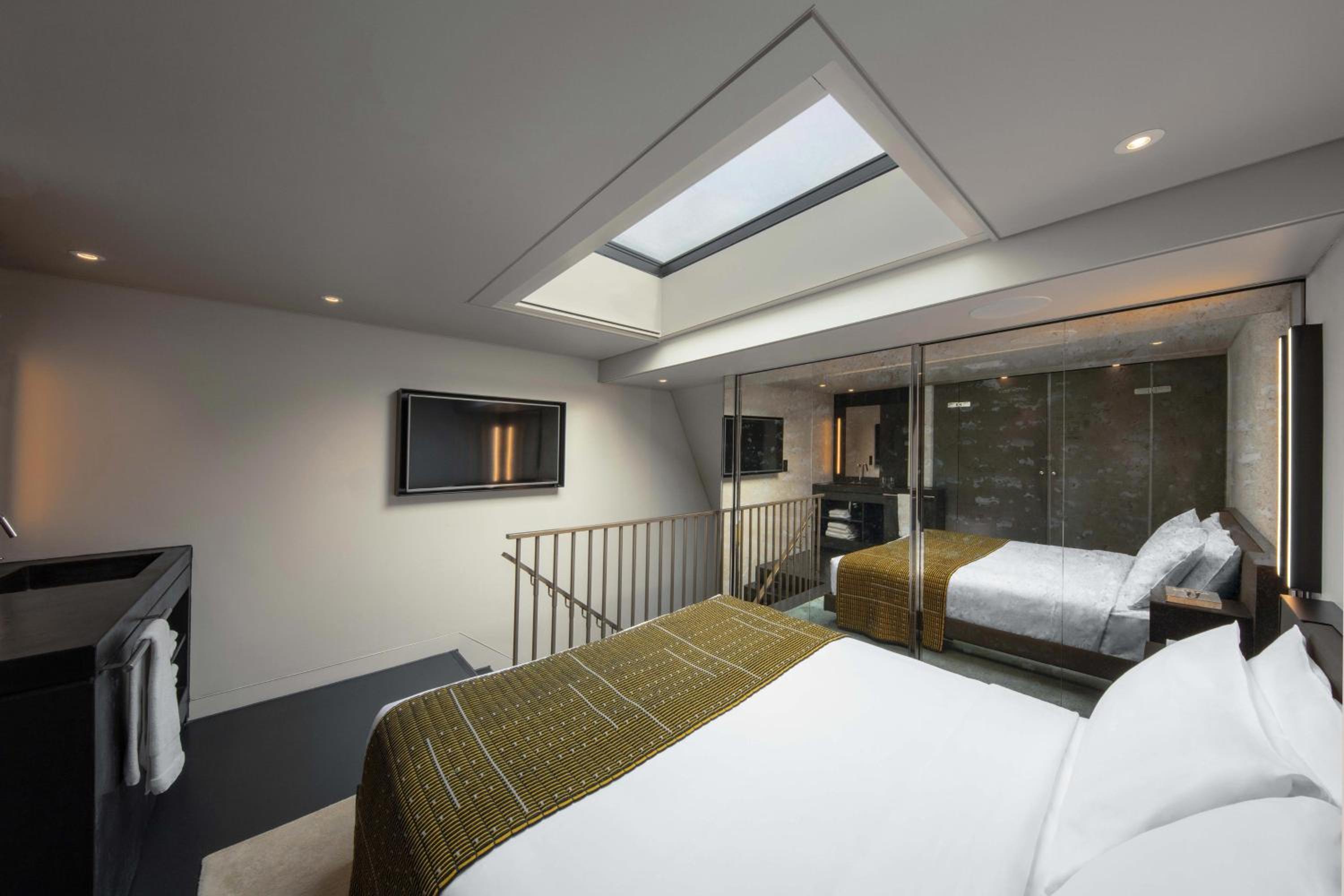 Marvelous Bank, 1 Bedroom Bi-level Loft, In Loft: 1 King