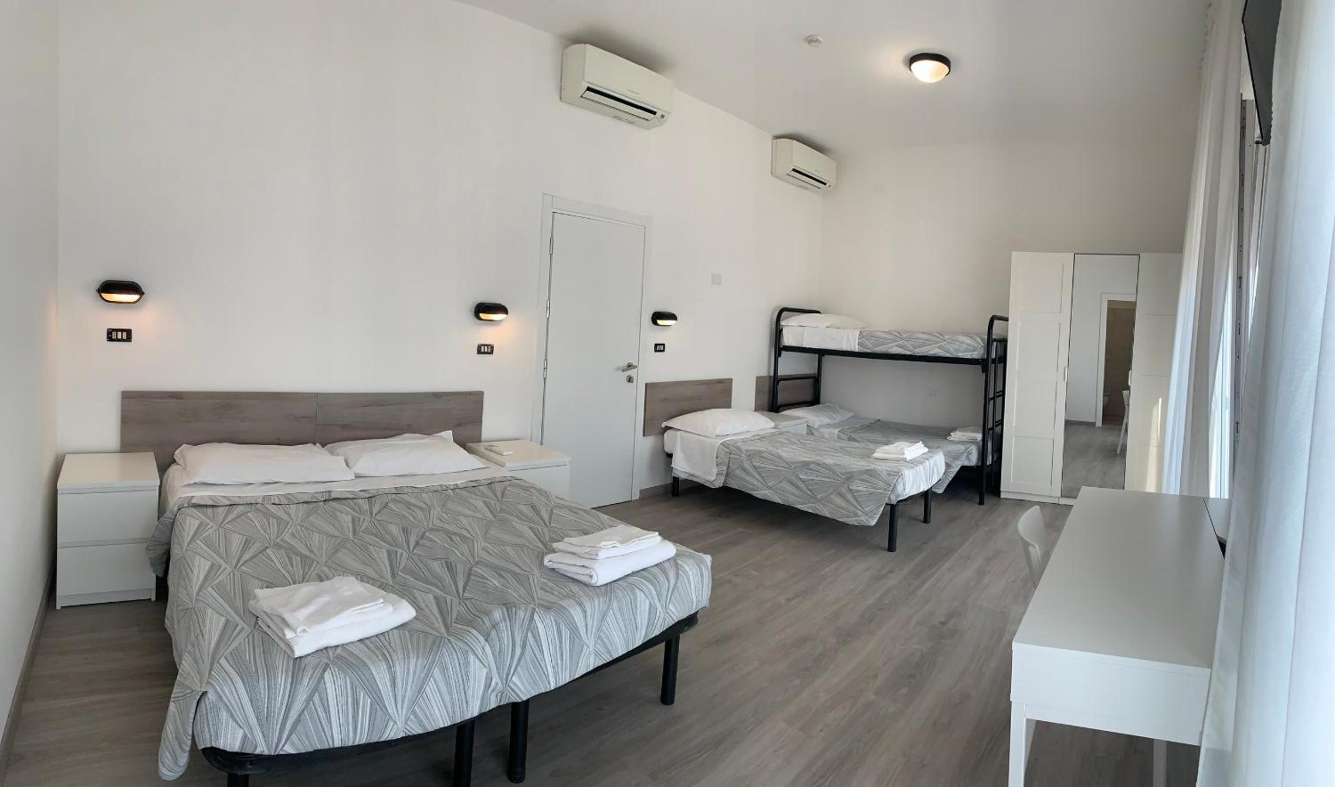 Superior Quadruple Room - Photo 46