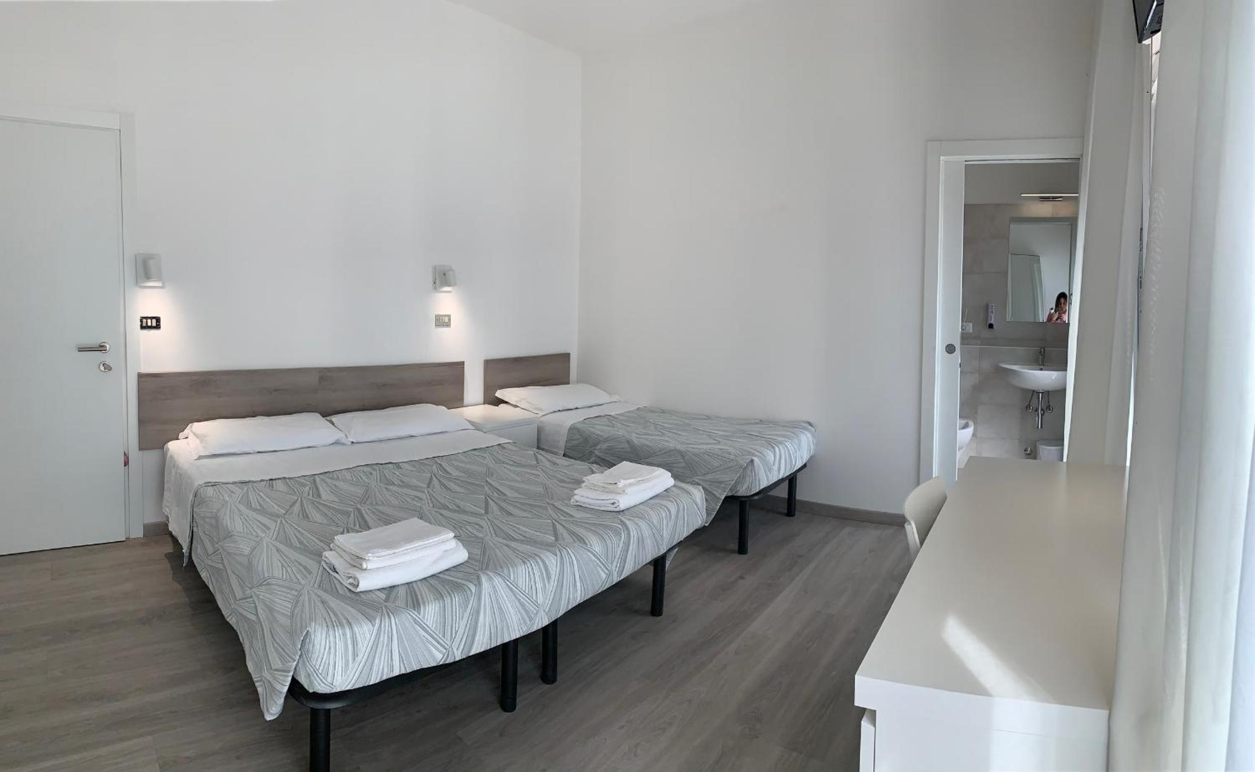 Superior Triple Room - Photo 13