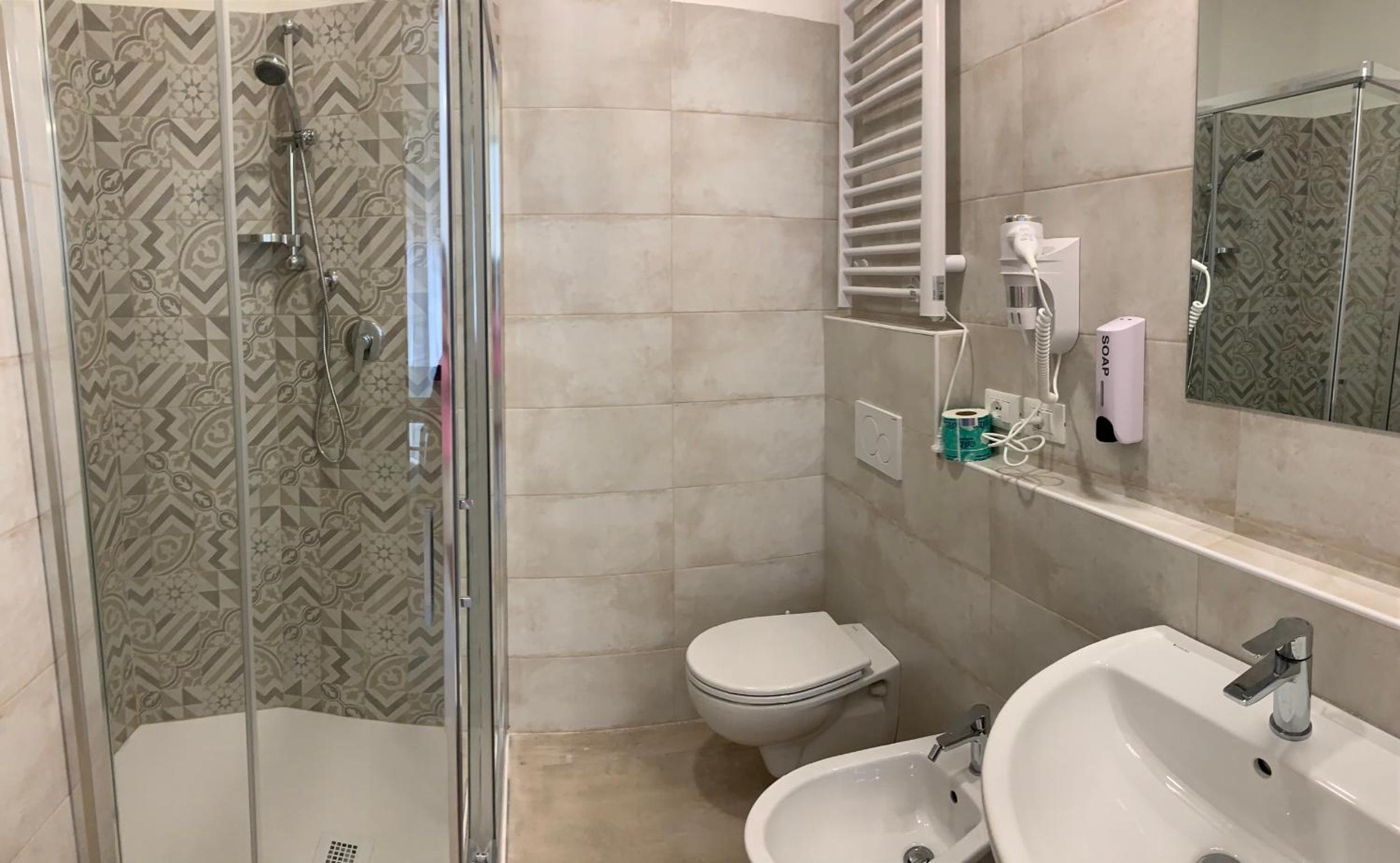 Superior Triple Room - Photo 11