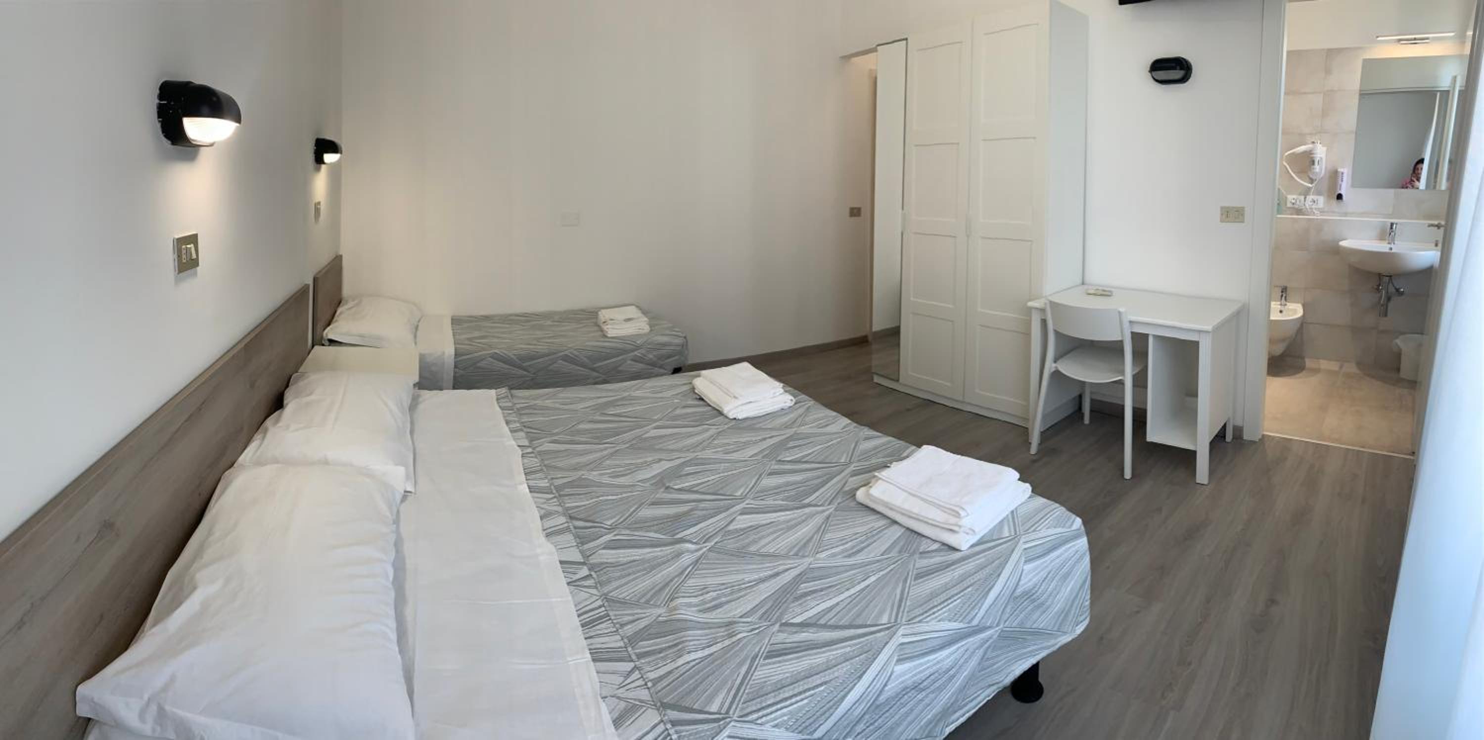 Superior Triple Room - Photo 9