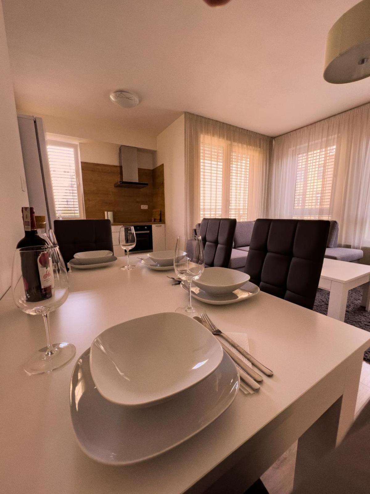 Apartment with Terrace photo 3