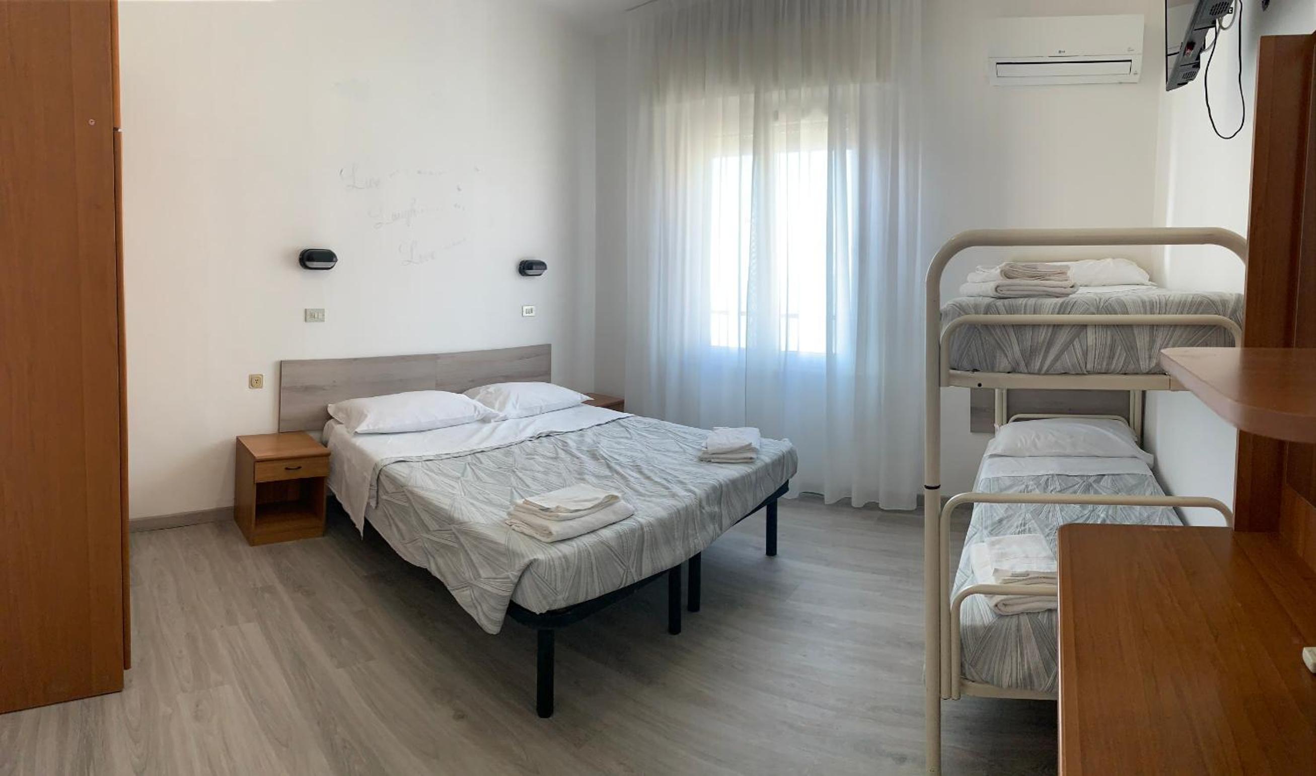Quadruple Room - Photo 3