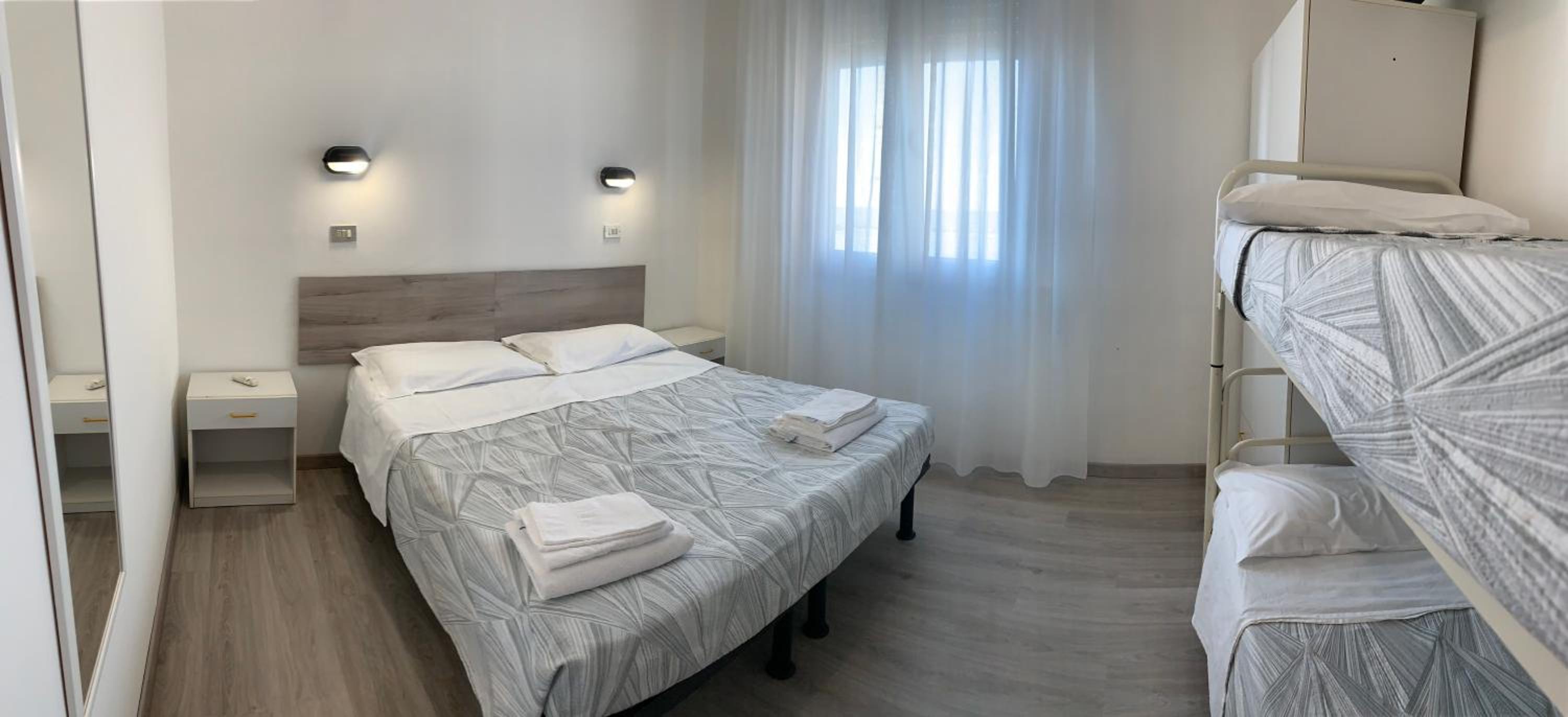Quadruple Room - Photo 5