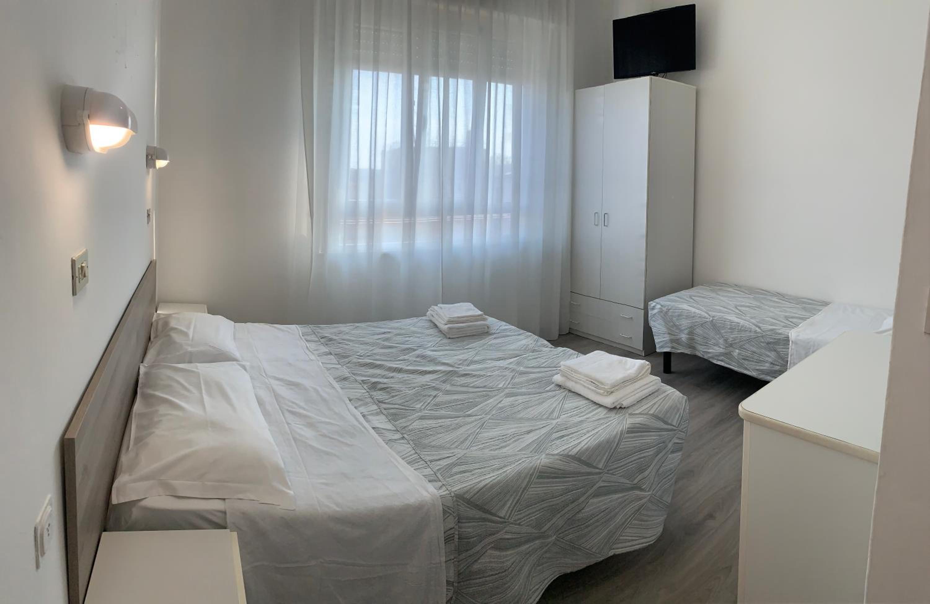 Double or Twin Room photo 2