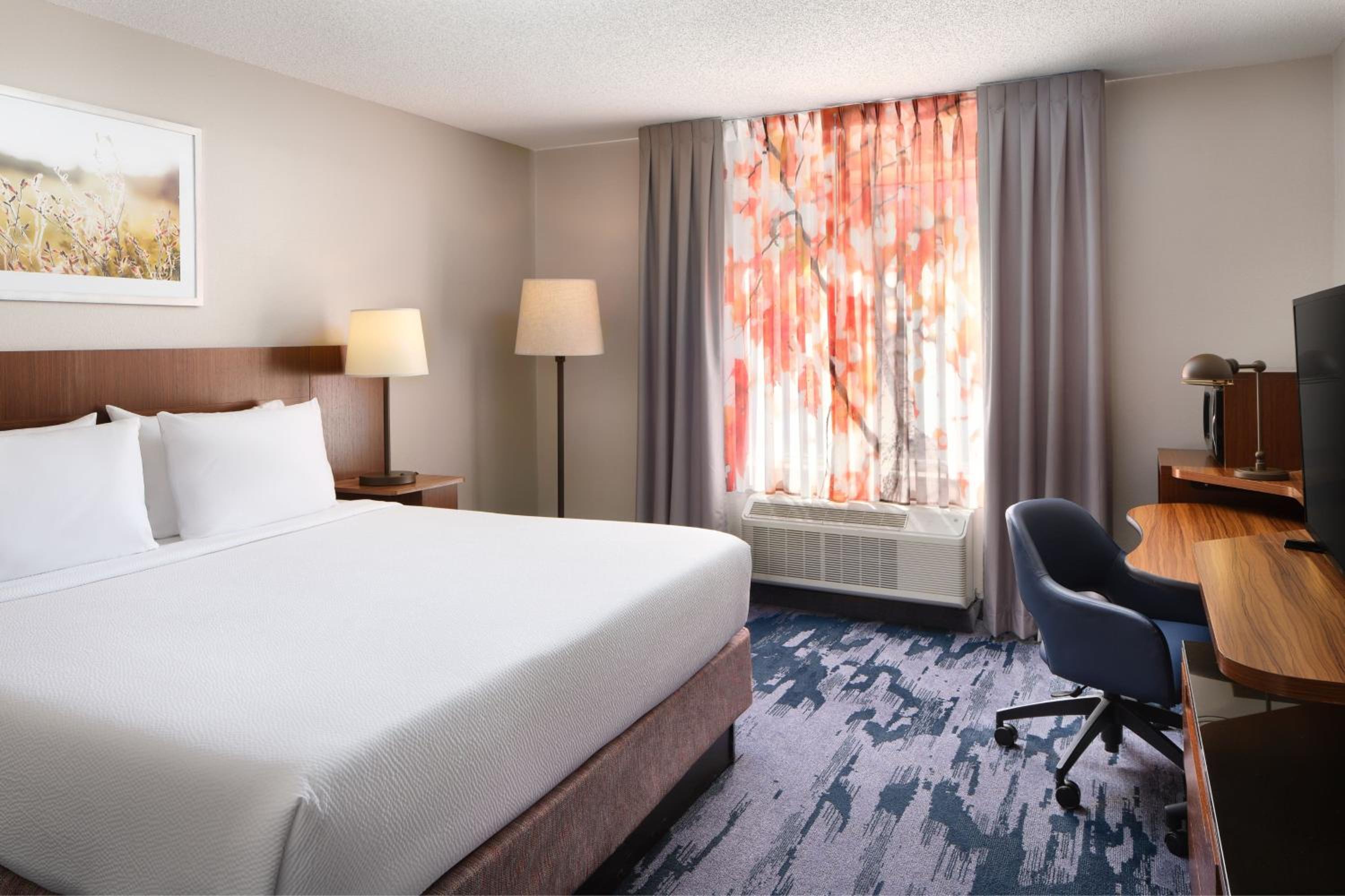 King Room - Hearing Accessible photo 1