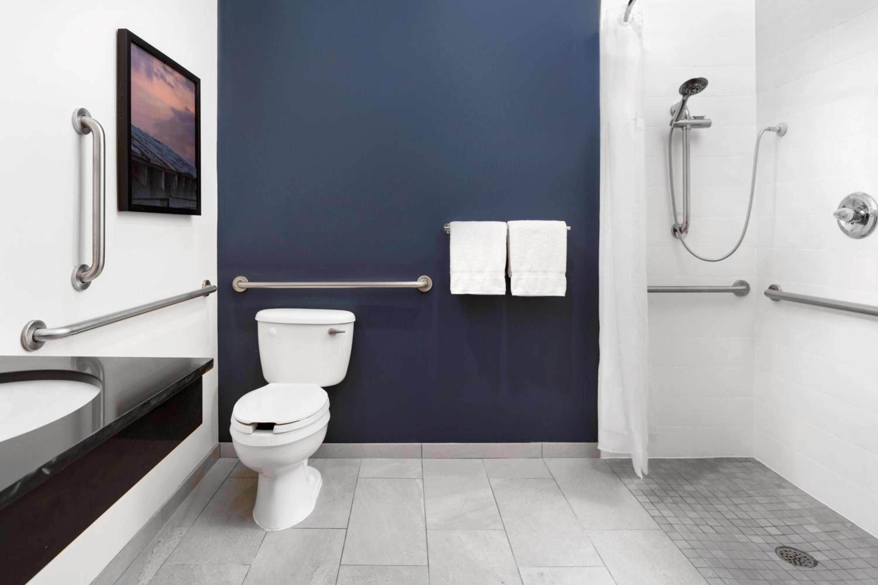 King Room with Adapted Tub - Mobility and Hearing Accessible