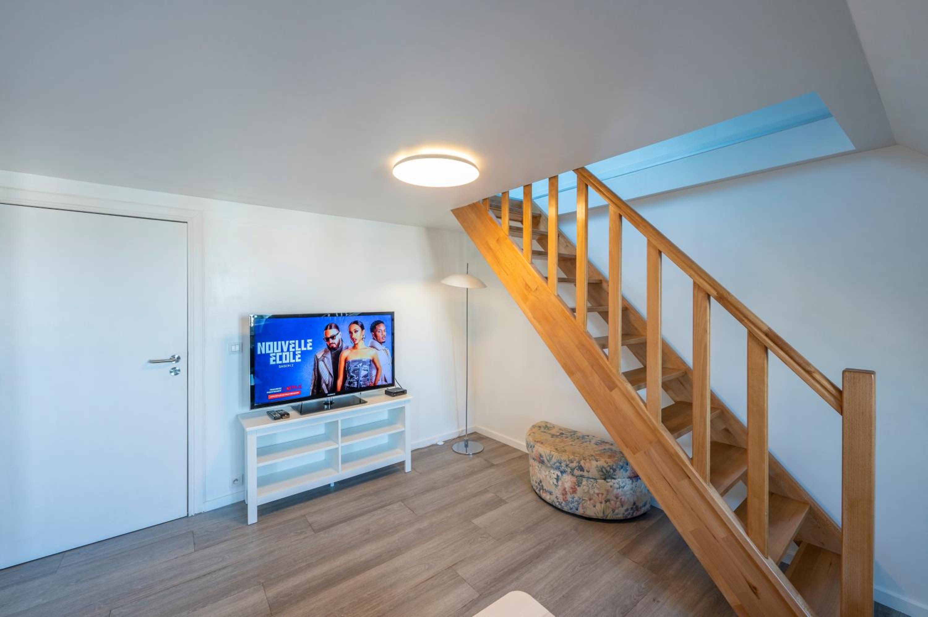 One-Bedroom Apartment - Photo 6