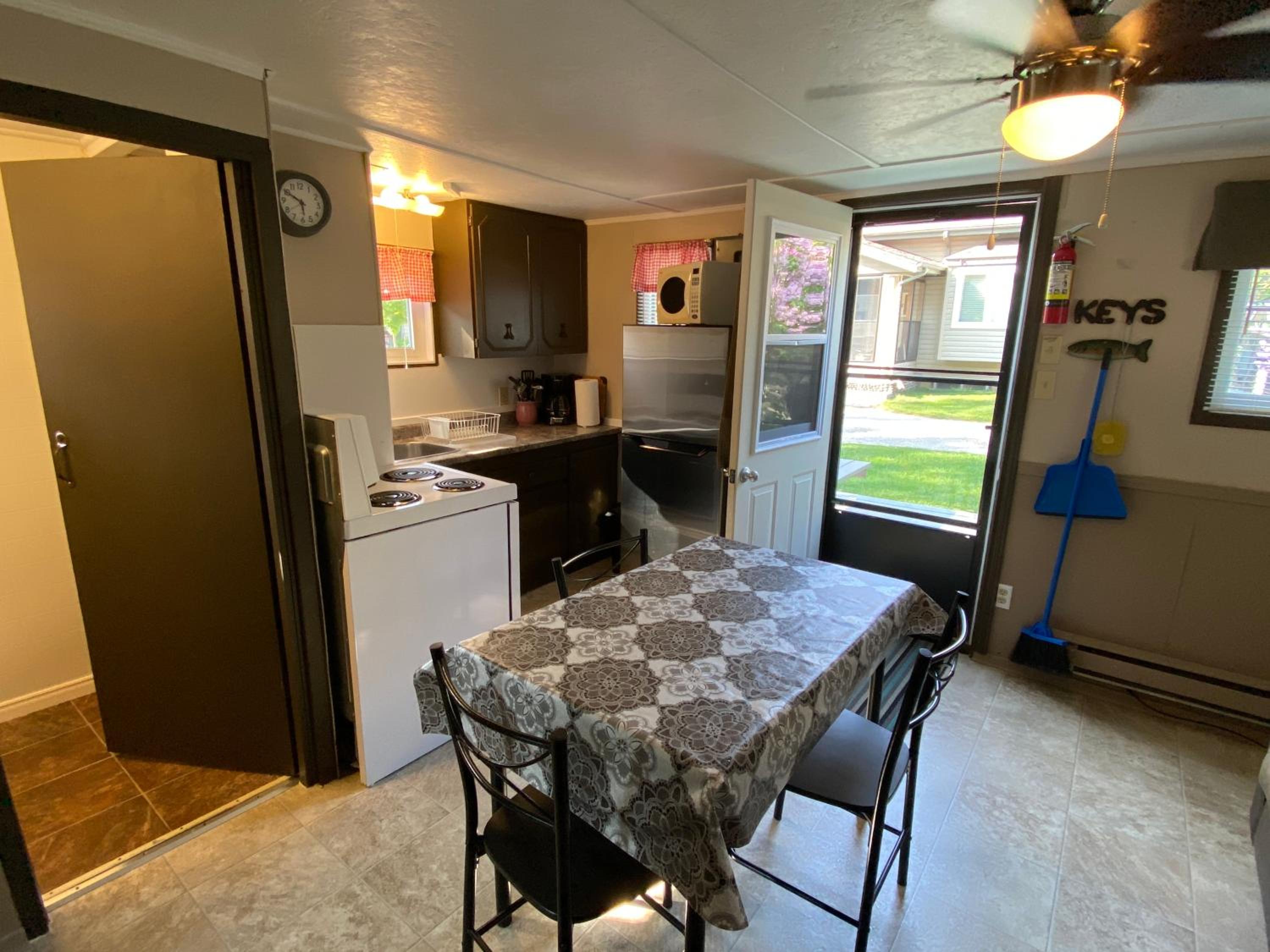 Two-Bedroom Cottage photo 3