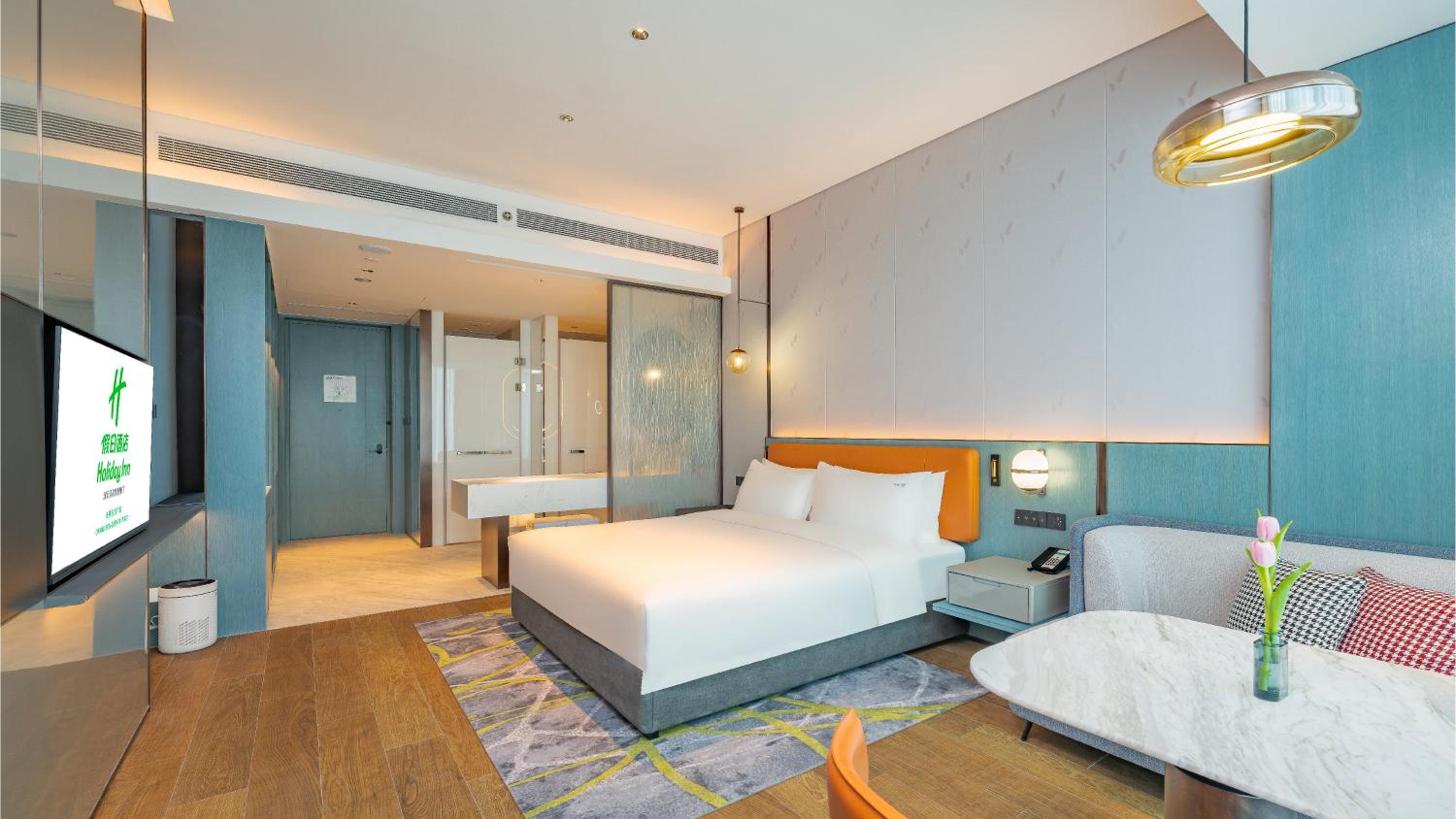 Standard King Room with City View photo 3
