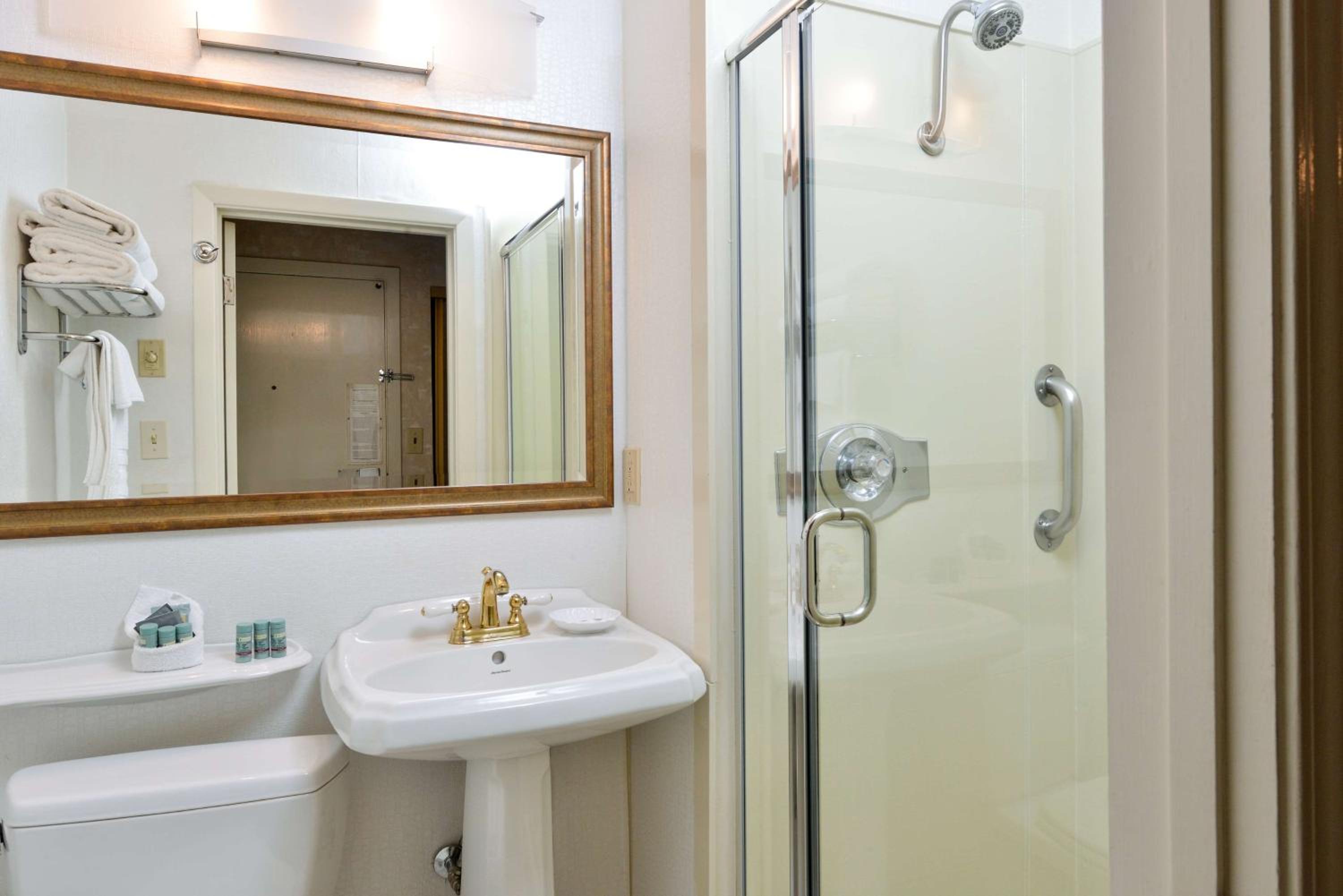 Double Room with Two Double Beds - Photo 4