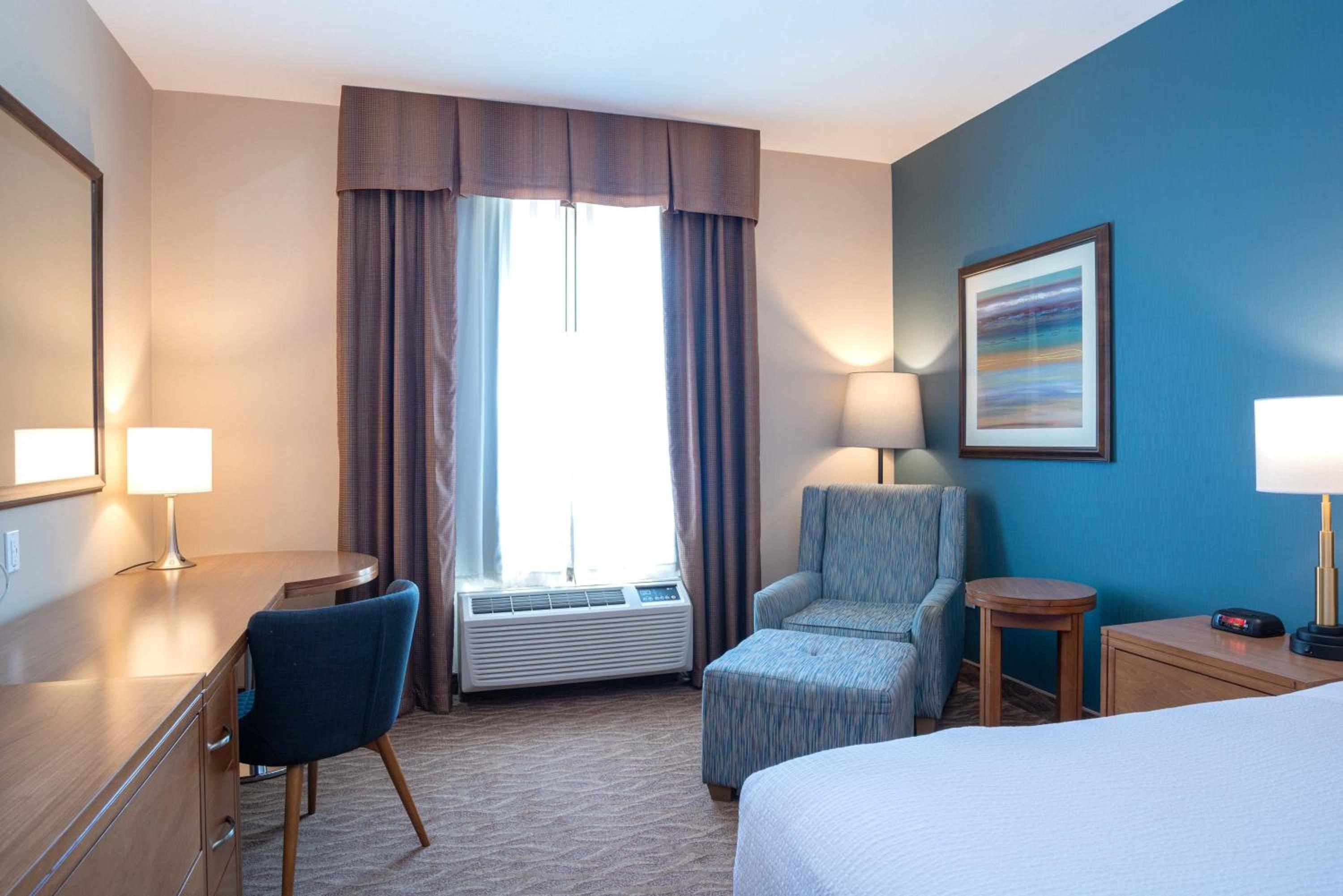 Standard Room, 1 King Bed - Photo 2