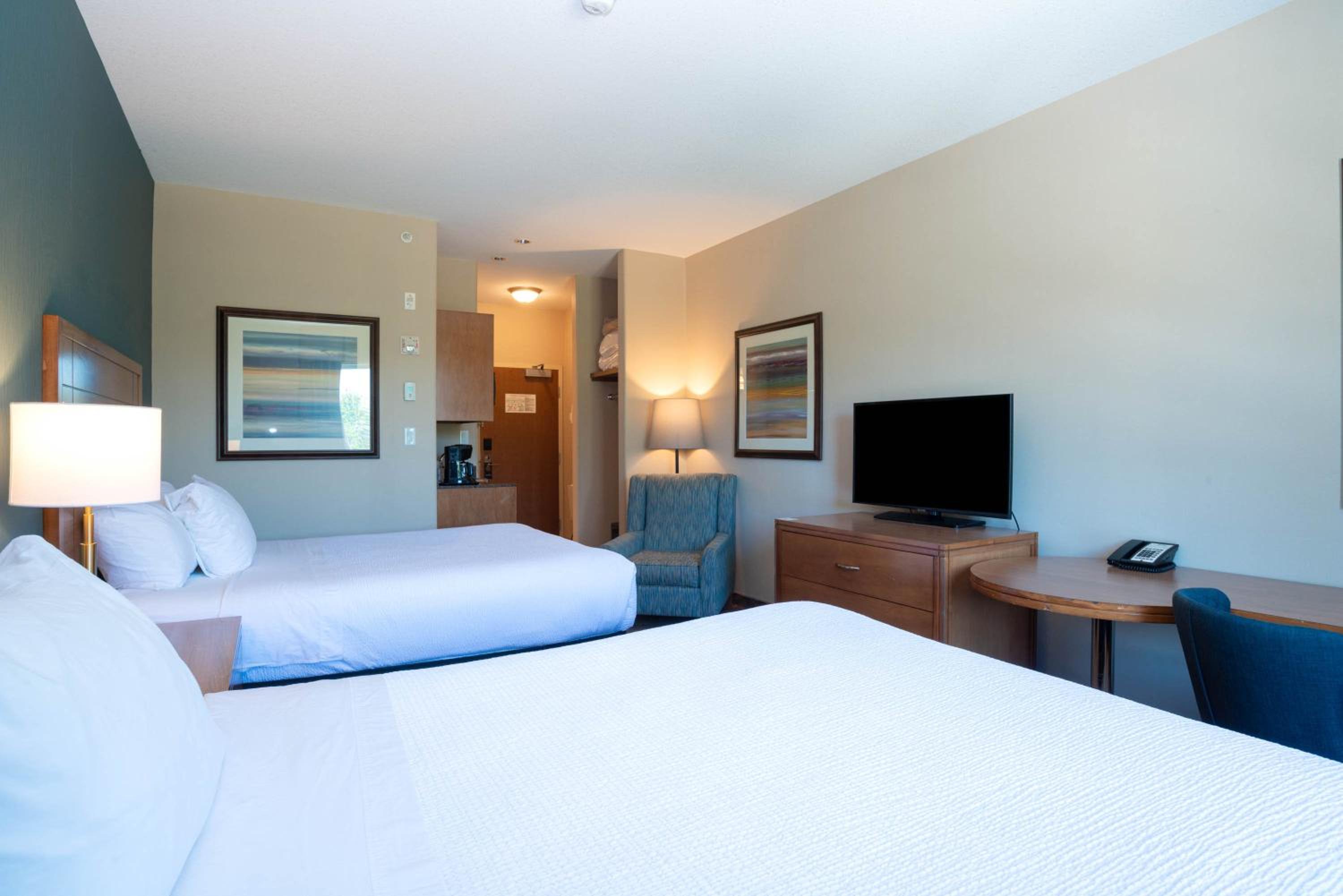 Standard Room, 2 Queen Beds - Photo 5