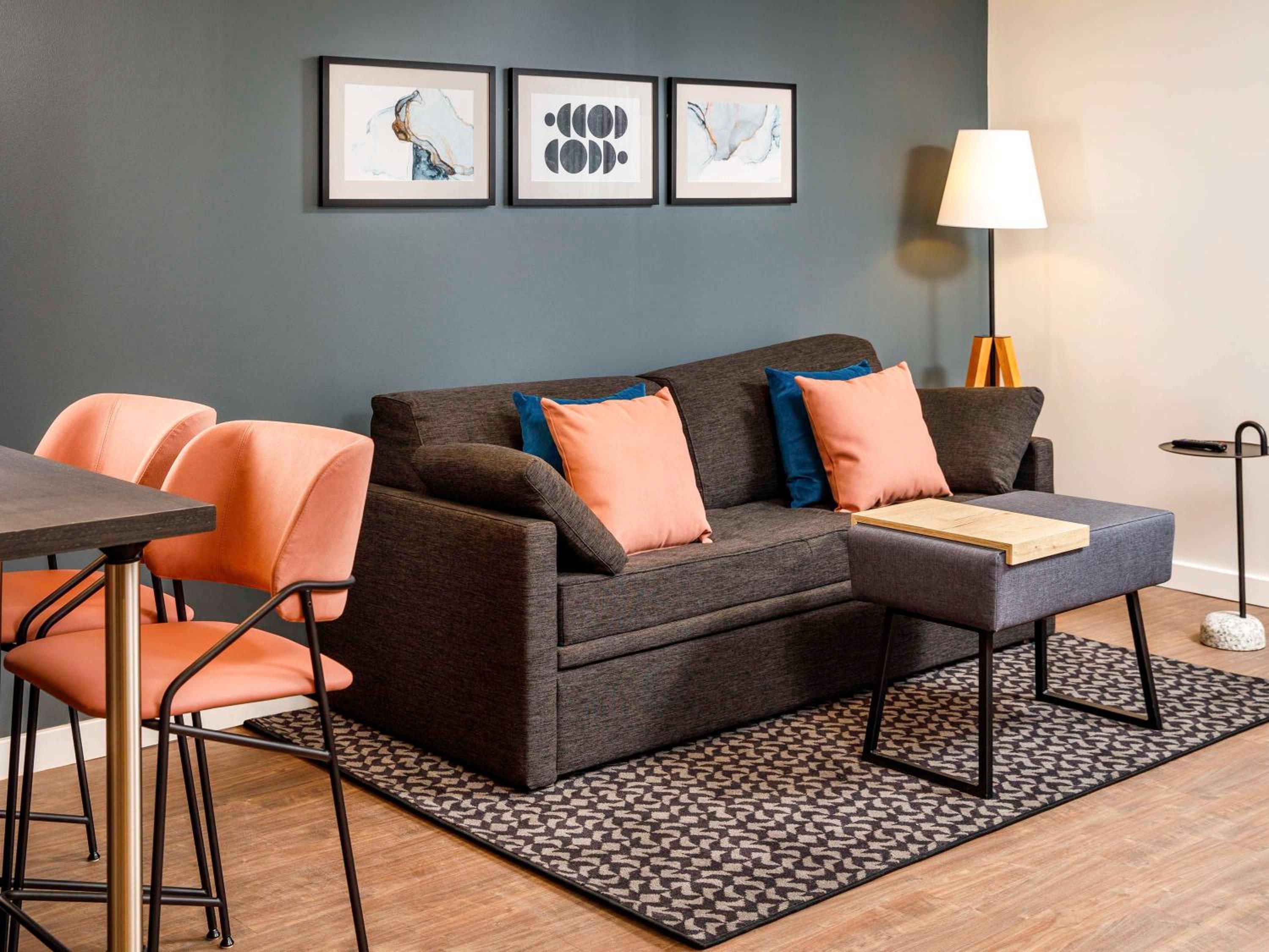 One-Bedroom Apartment - Photo 1