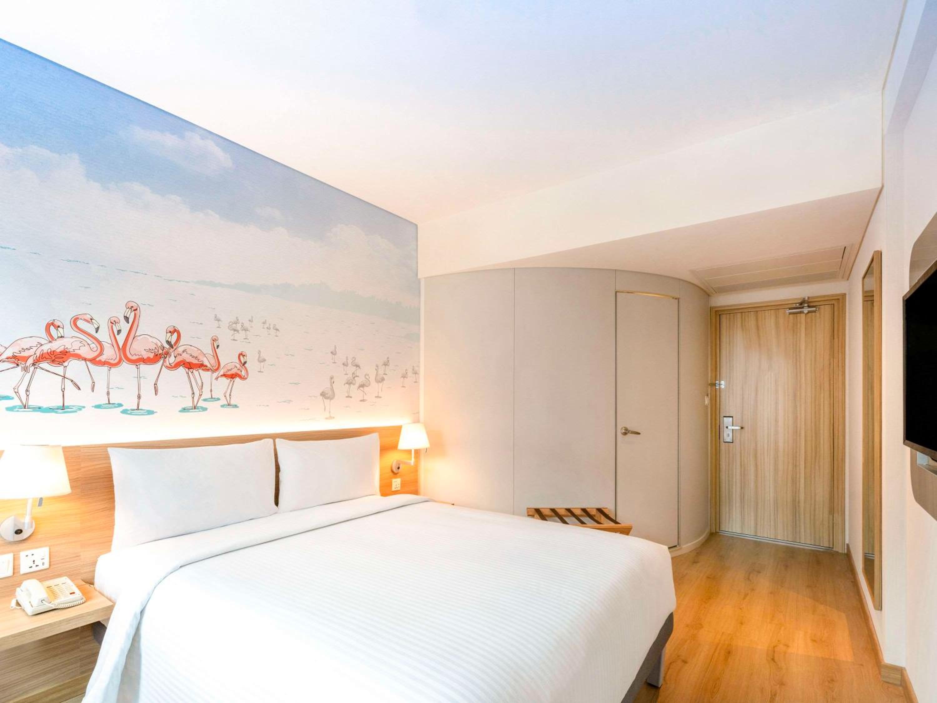 Standard Queen Room