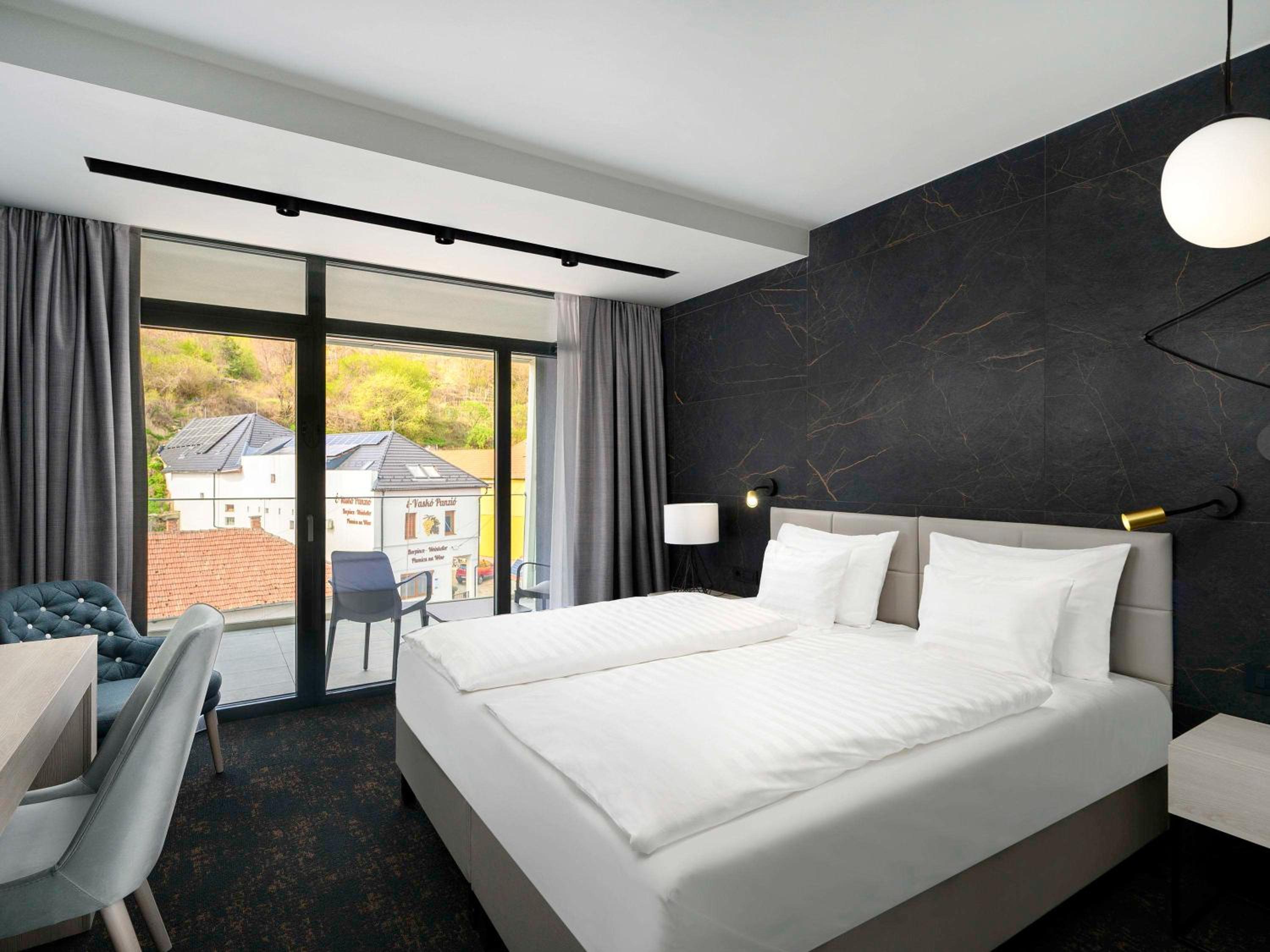 Standard Twin Room - Photo 2