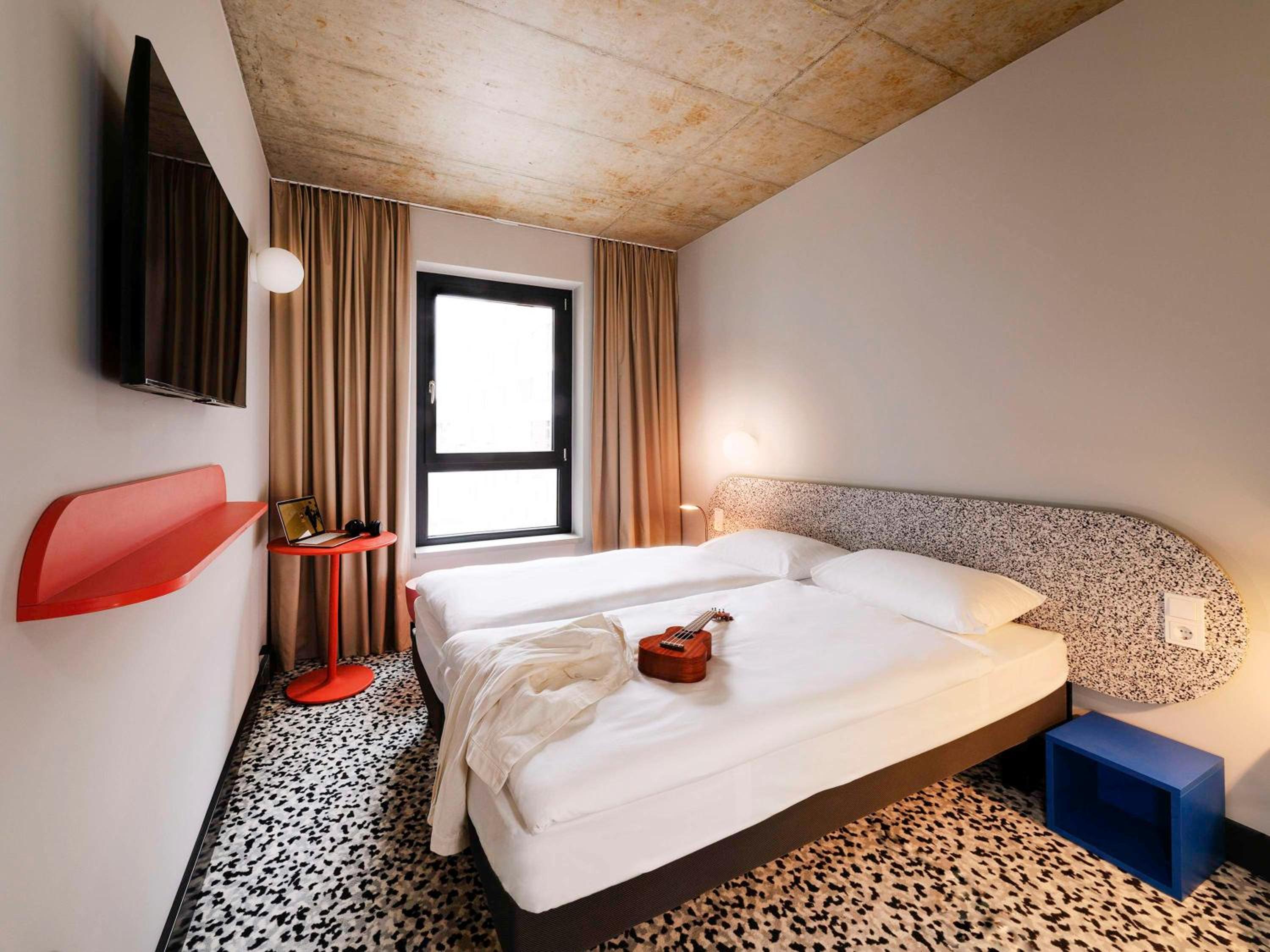 Standard Twin Room - Photo 1