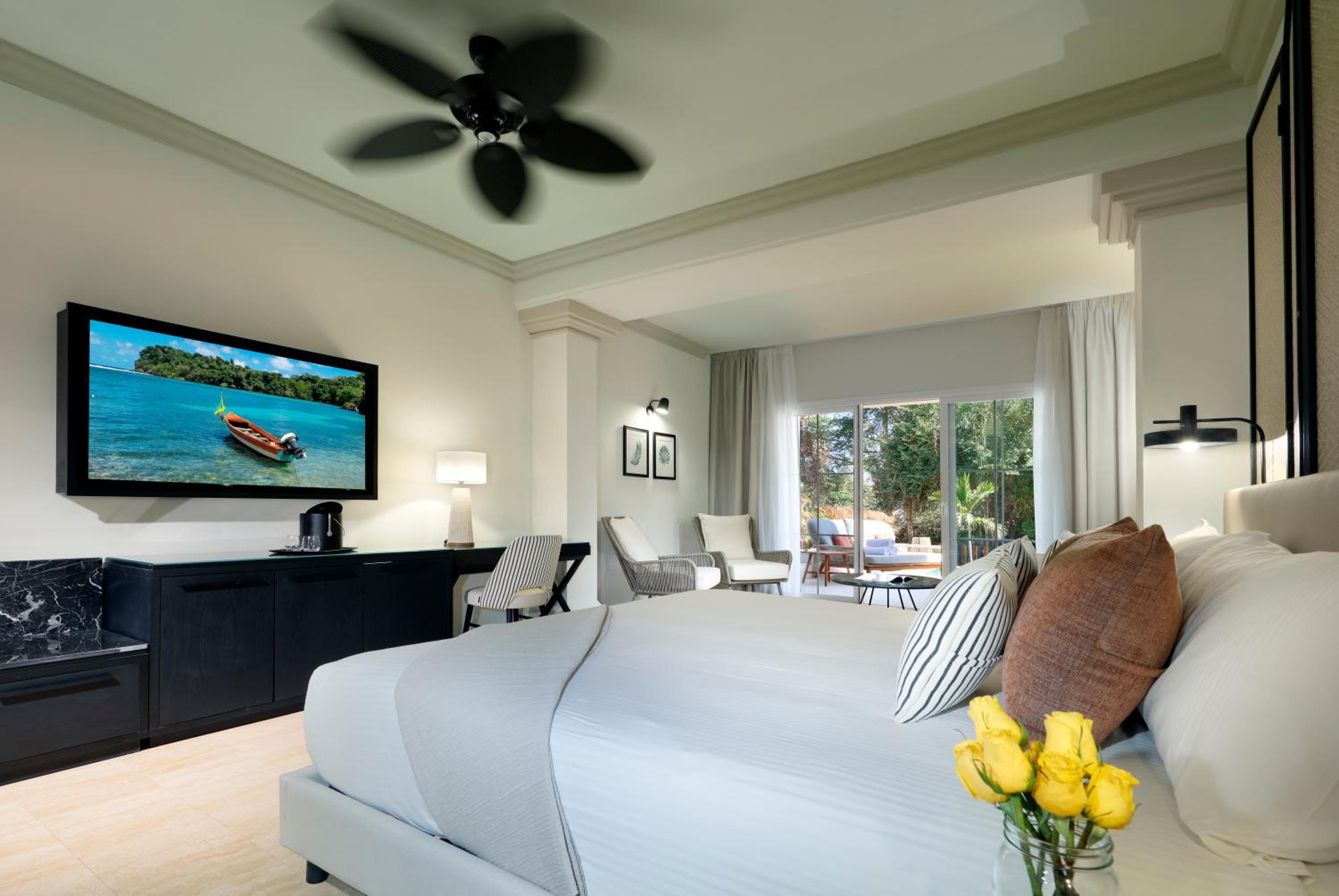 Superior Junior Suite Private Pool Beachside