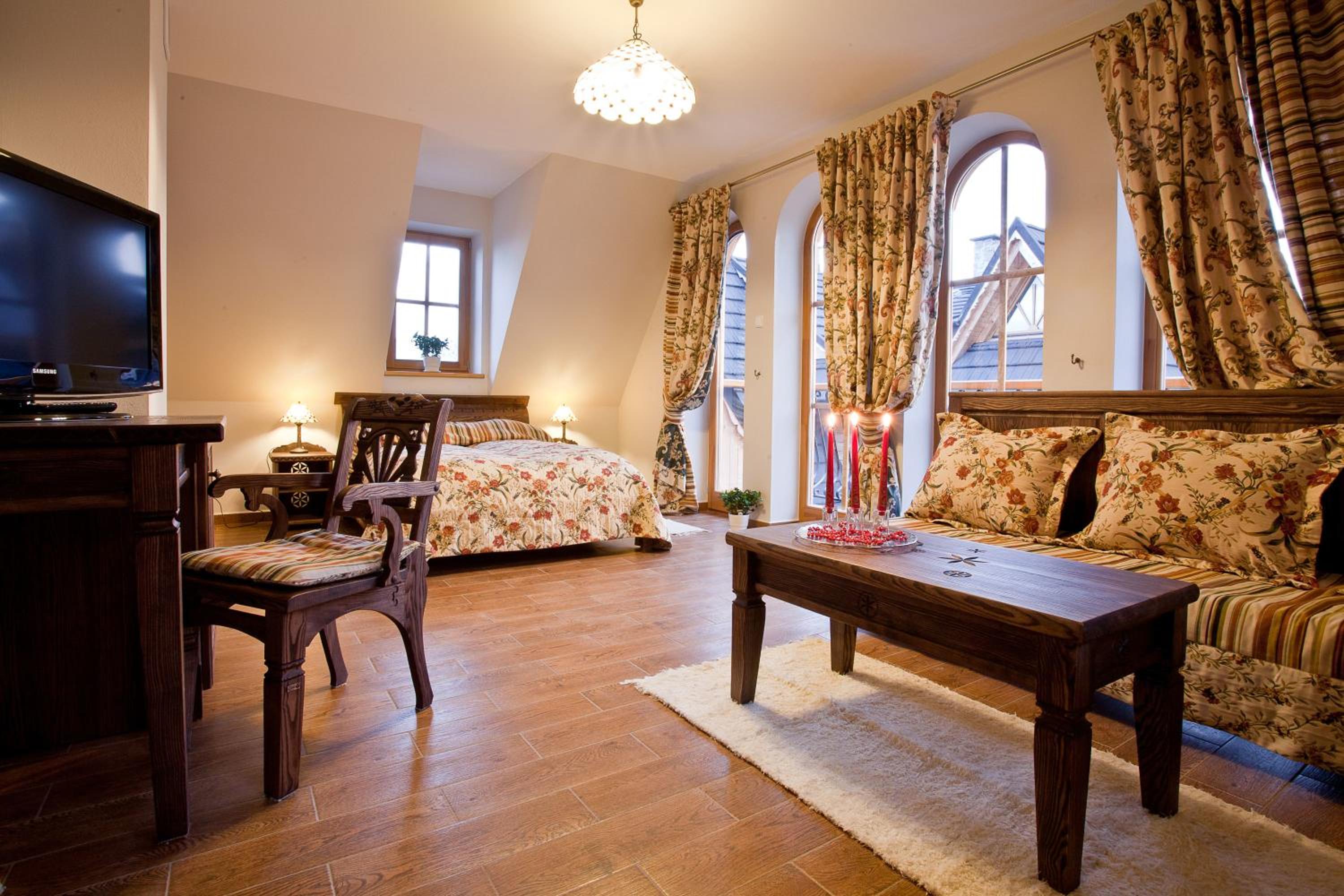 Executive Suite with Balcony or Terrace and Mountain View photo 2