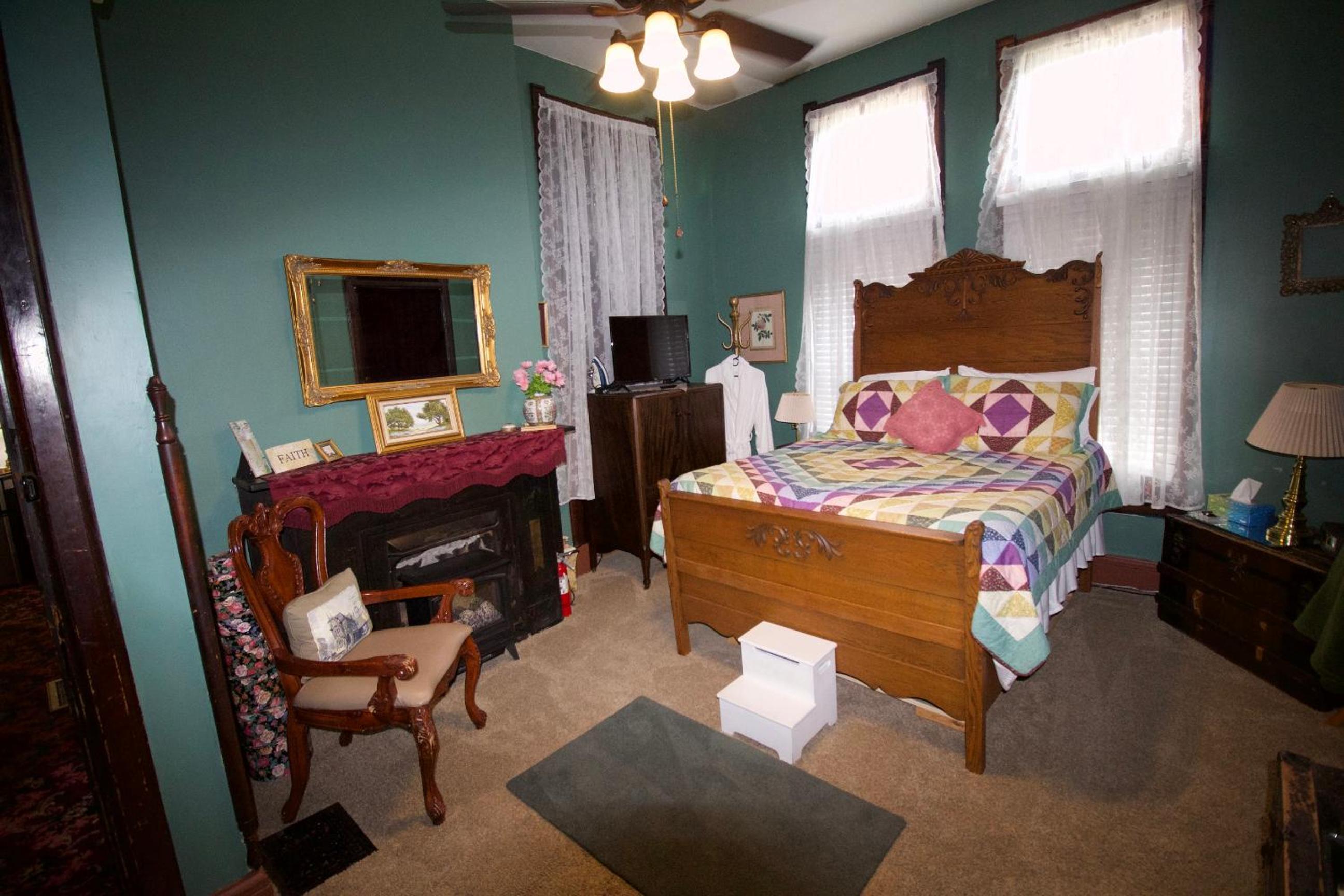 Deluxe Double Room with Bath