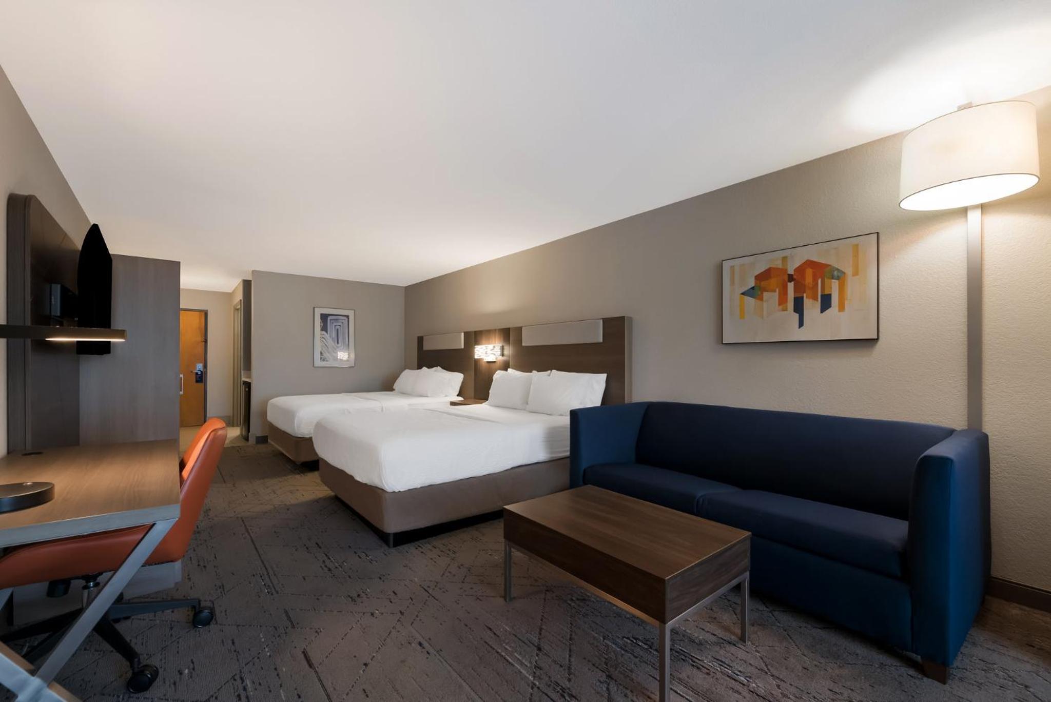 Suite with Two Beds - Non-Smoking - Photo 7