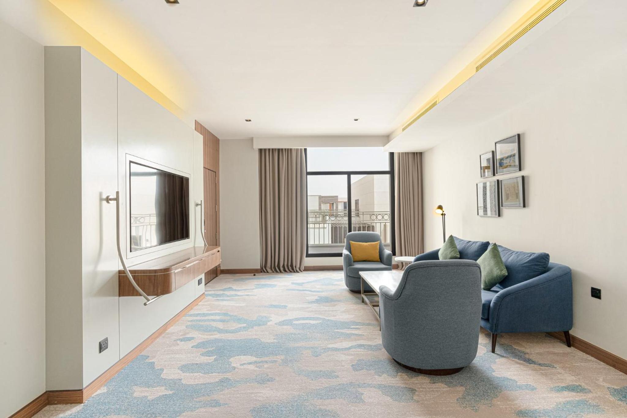 One-Bedroom Suite with Kitchen - Photo 7