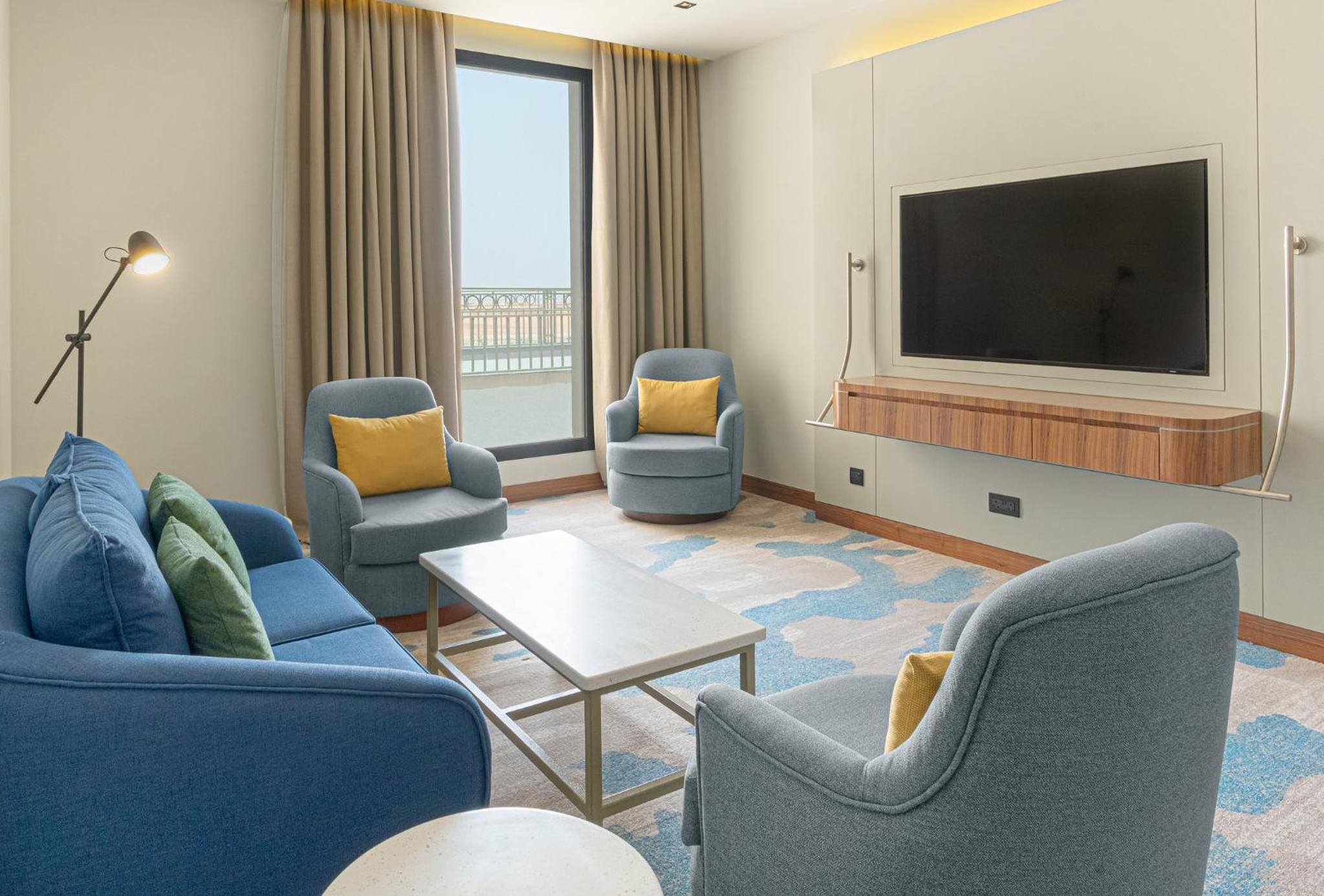 One-Bedroom Suite with Kitchen - Photo 6