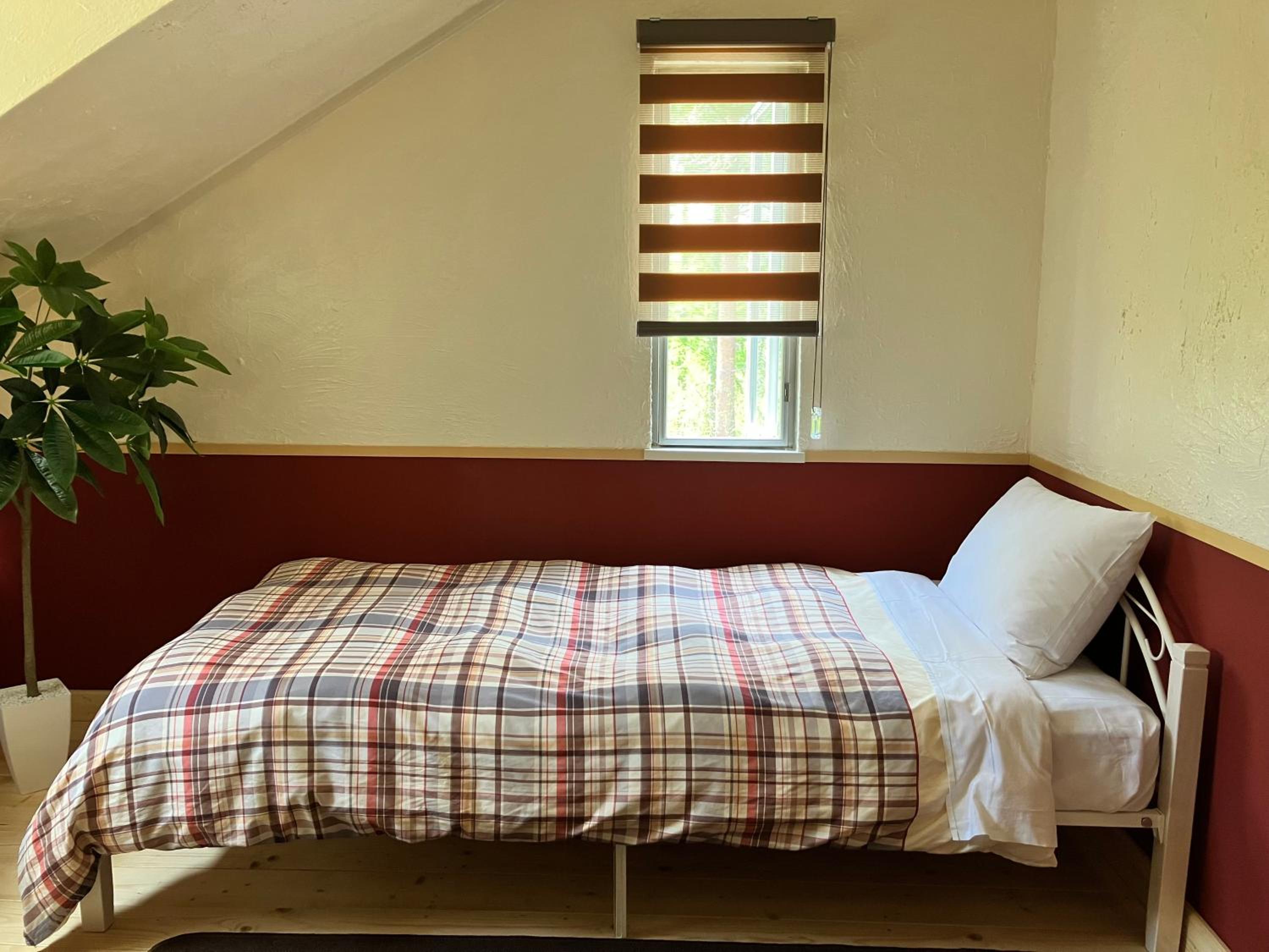 Single Room with Shared Bathroom photo 1