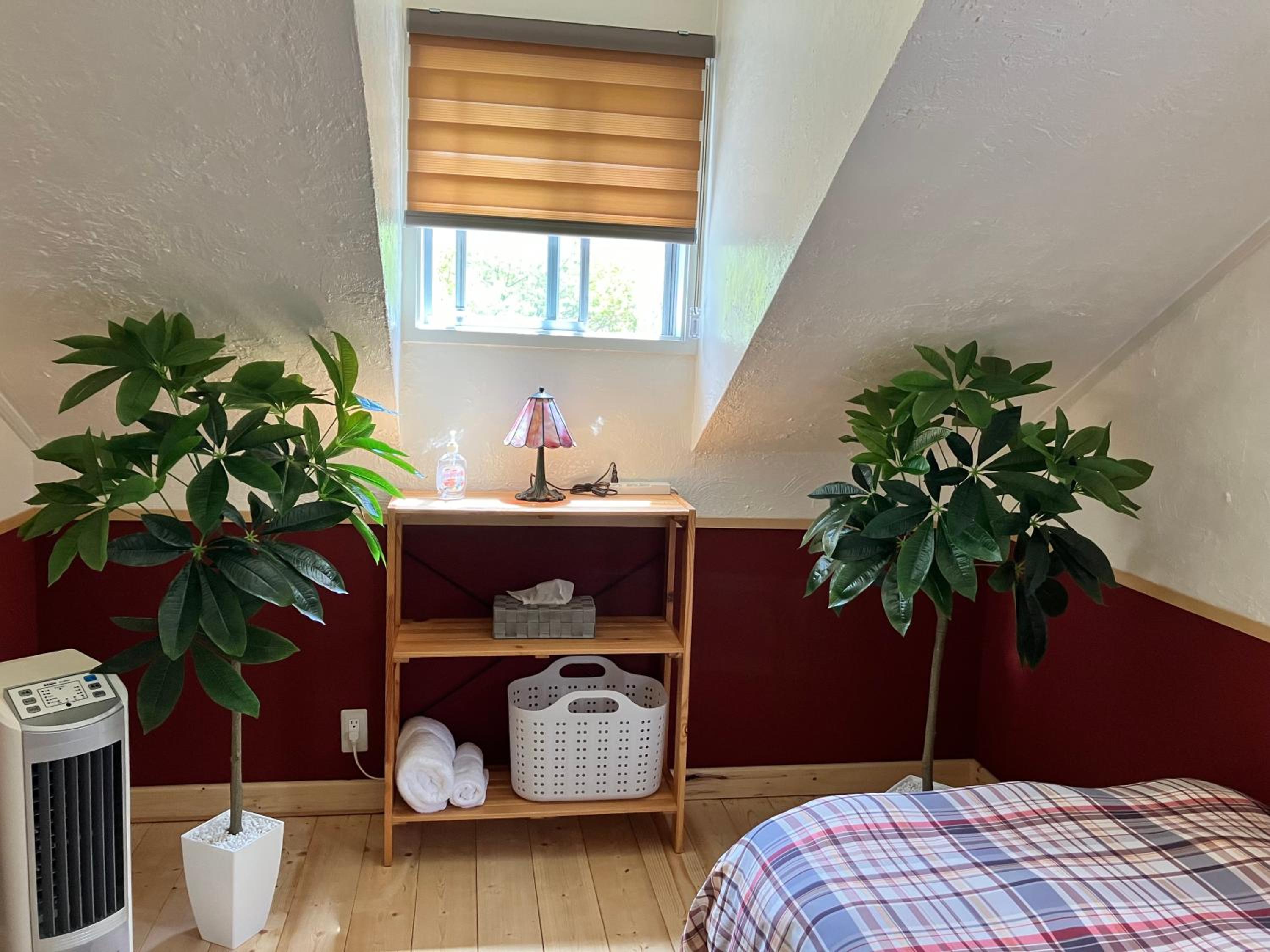 Single Room with Shared Bathroom photo 2