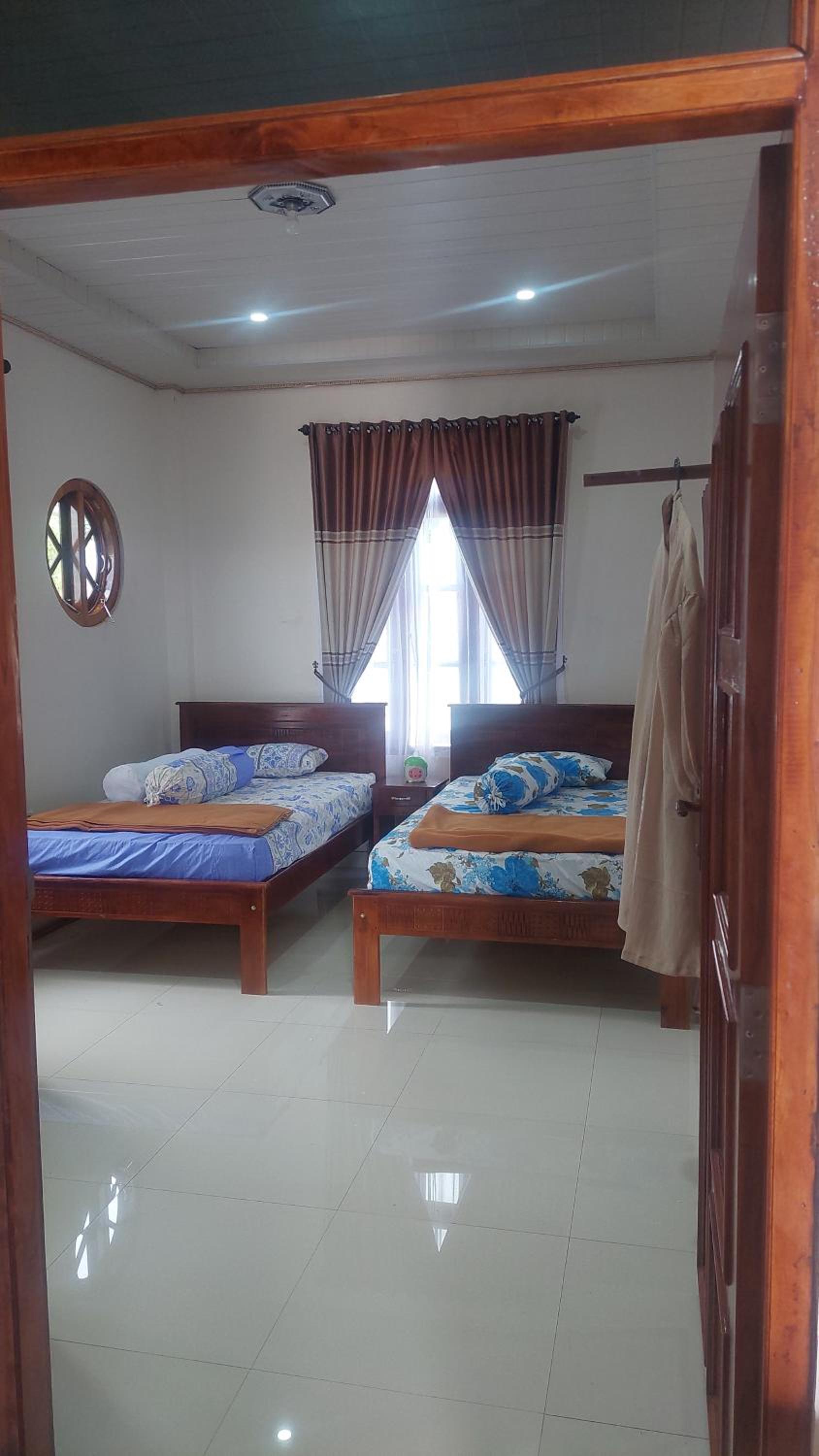 Double or Twin Room with Shared Bathroom photo 3