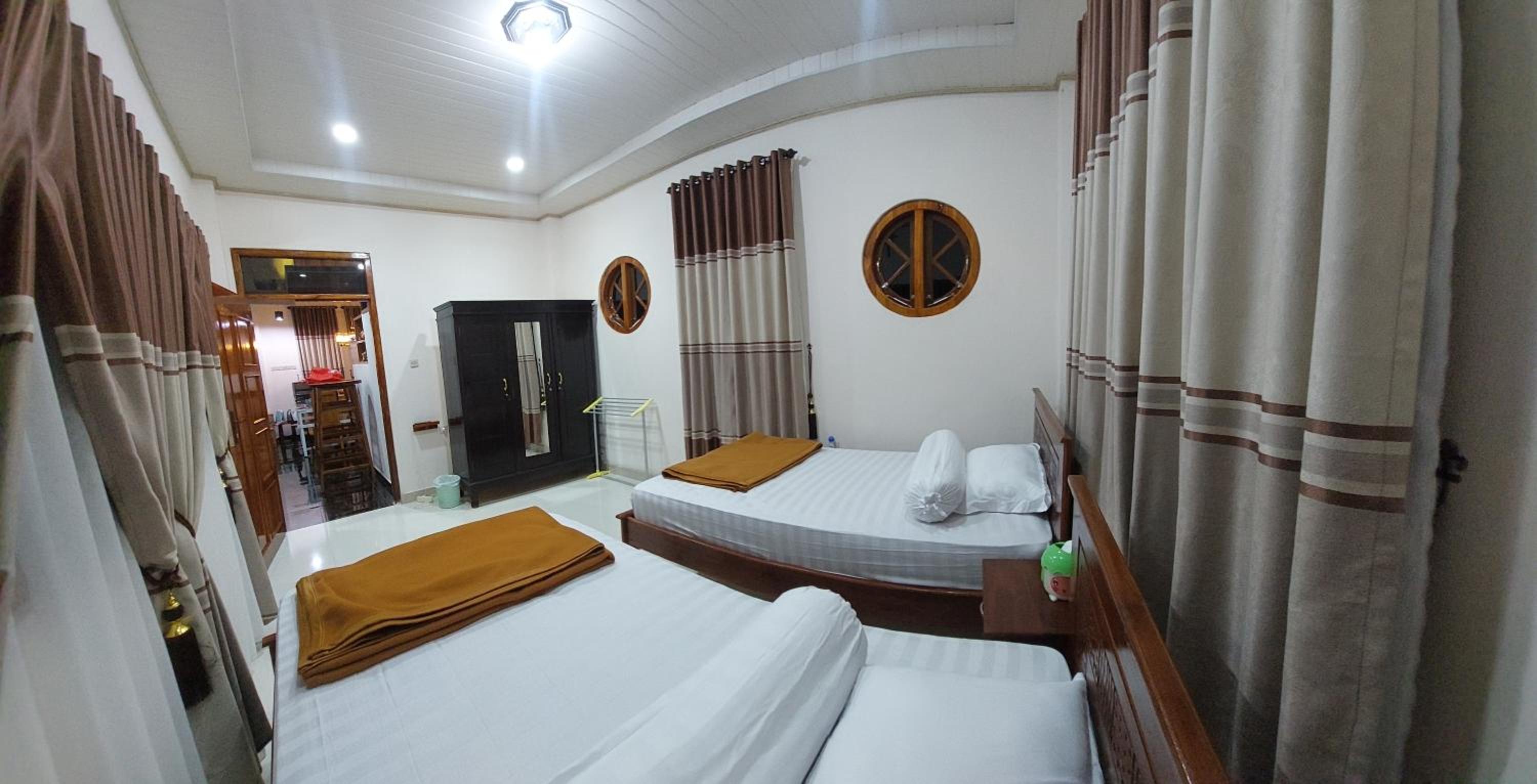 Double or Twin Room with Shared Bathroom photo 1