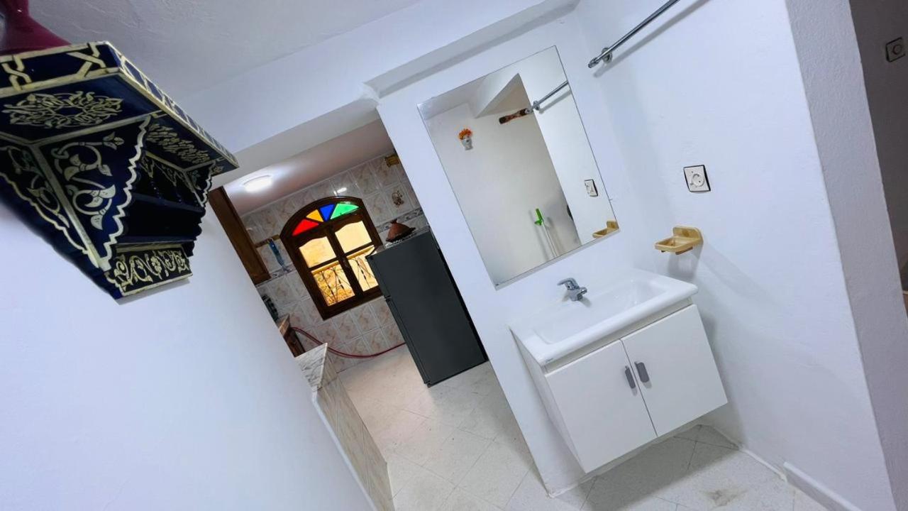 Three-Bedroom House photo 3