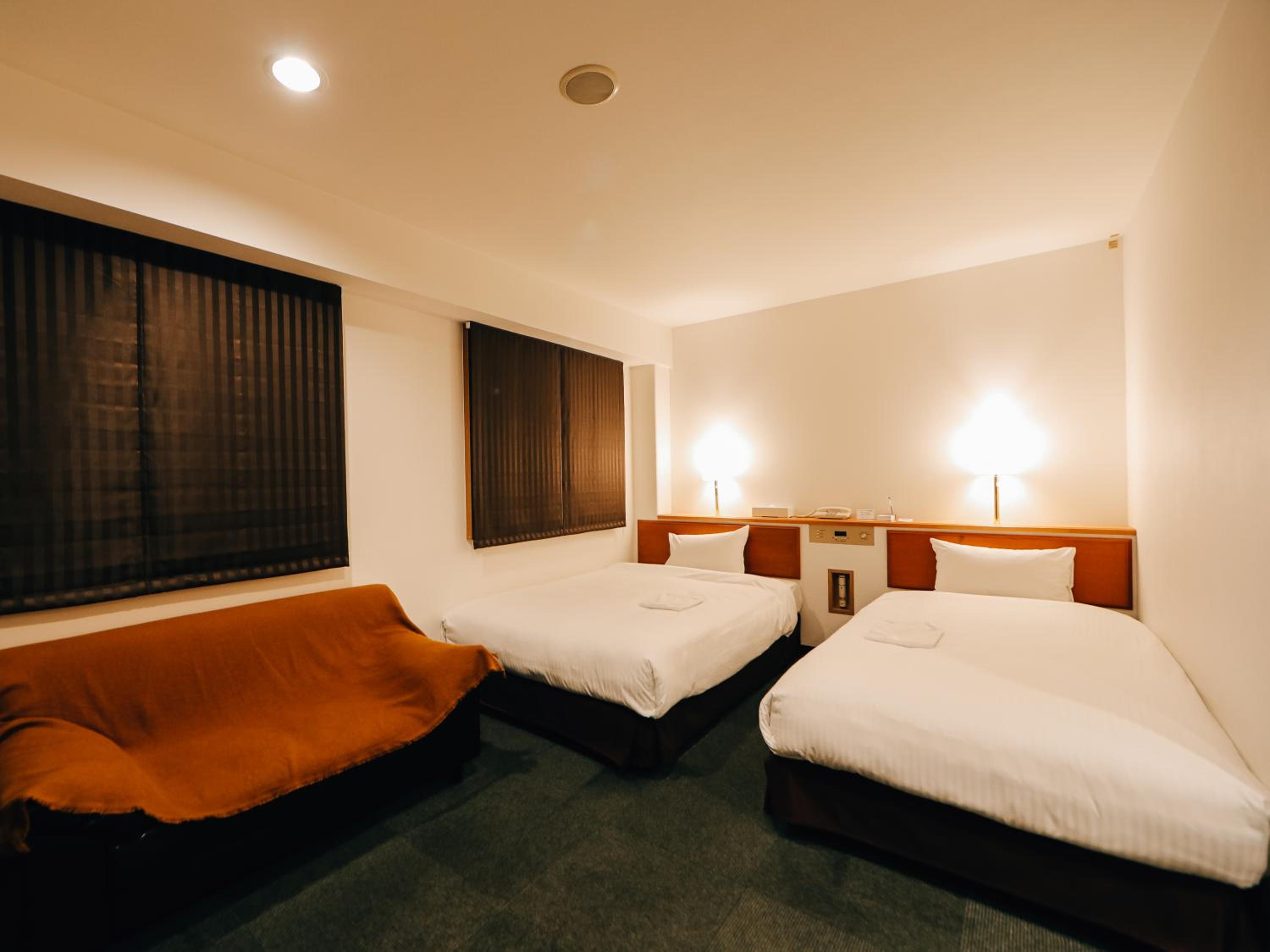 Standard Twin Room photo 2