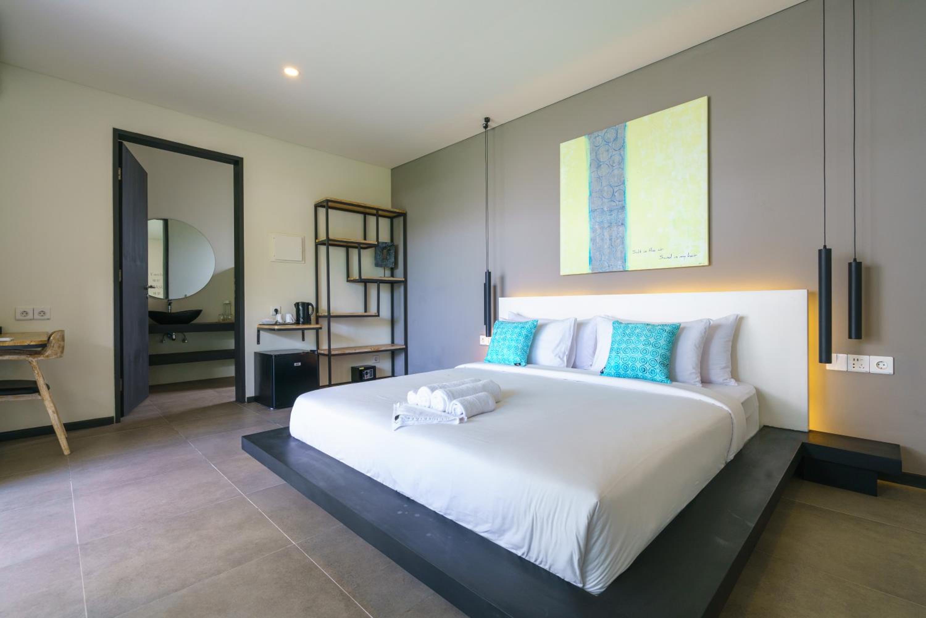 Deluxe King Room - Photo 1
