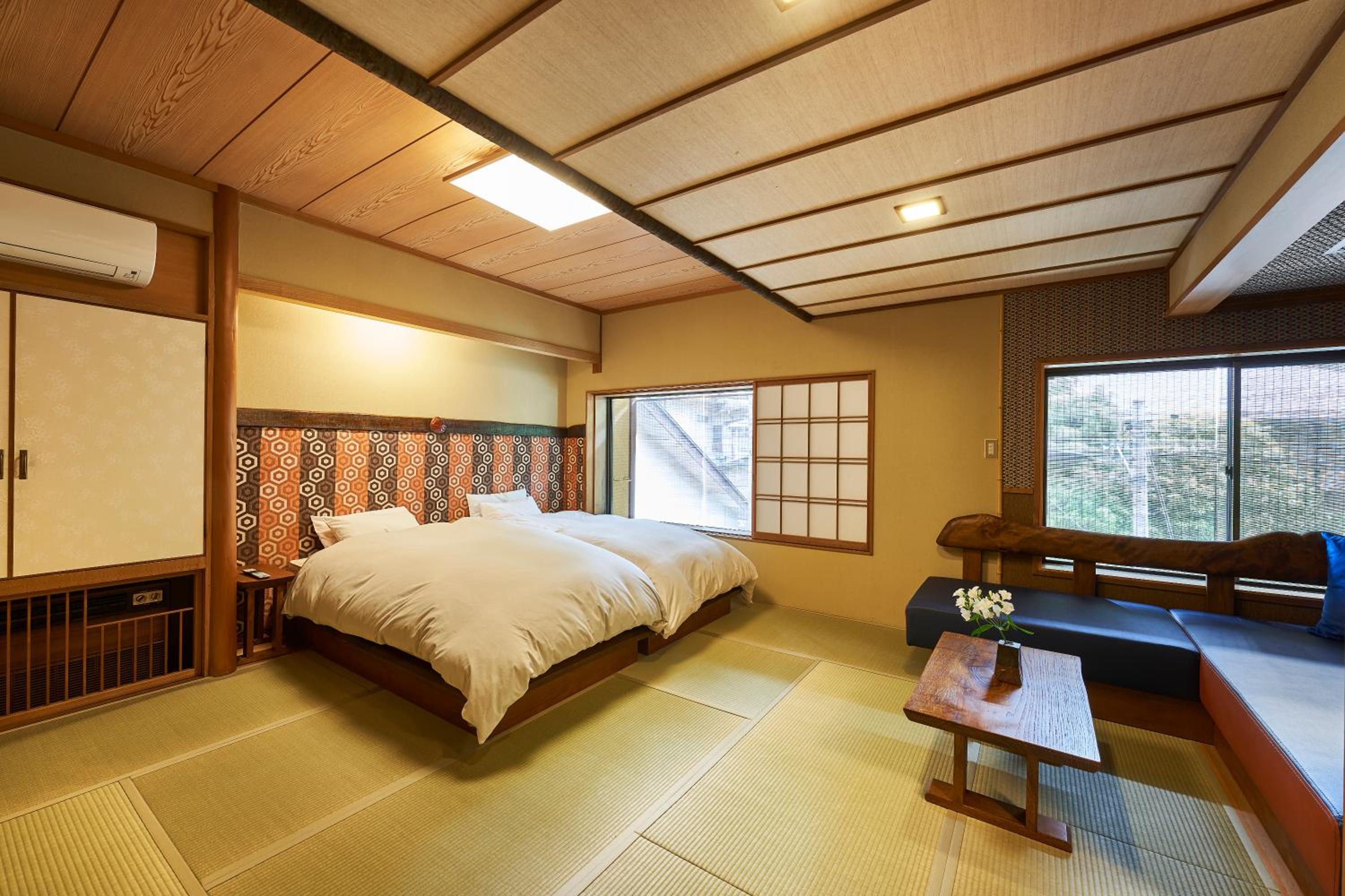 Twin Room with Bathroom - Photo 1