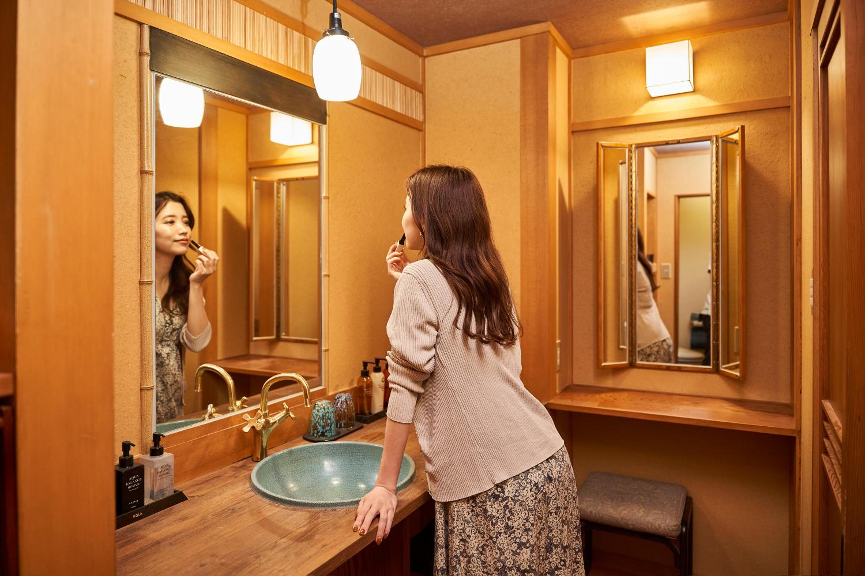 Twin Room with Bathroom - Photo 12