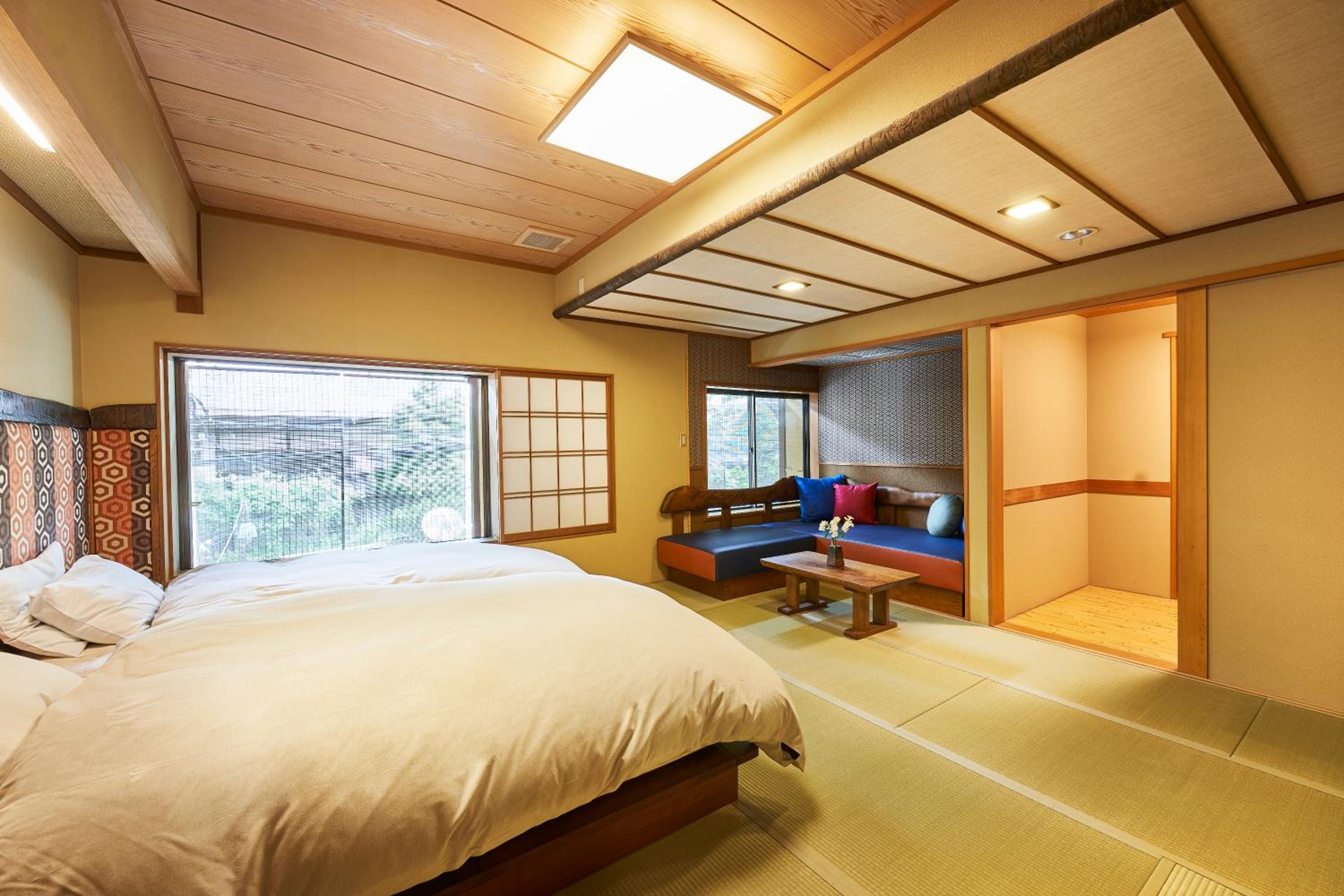 Twin Room with Bathroom - Photo 10