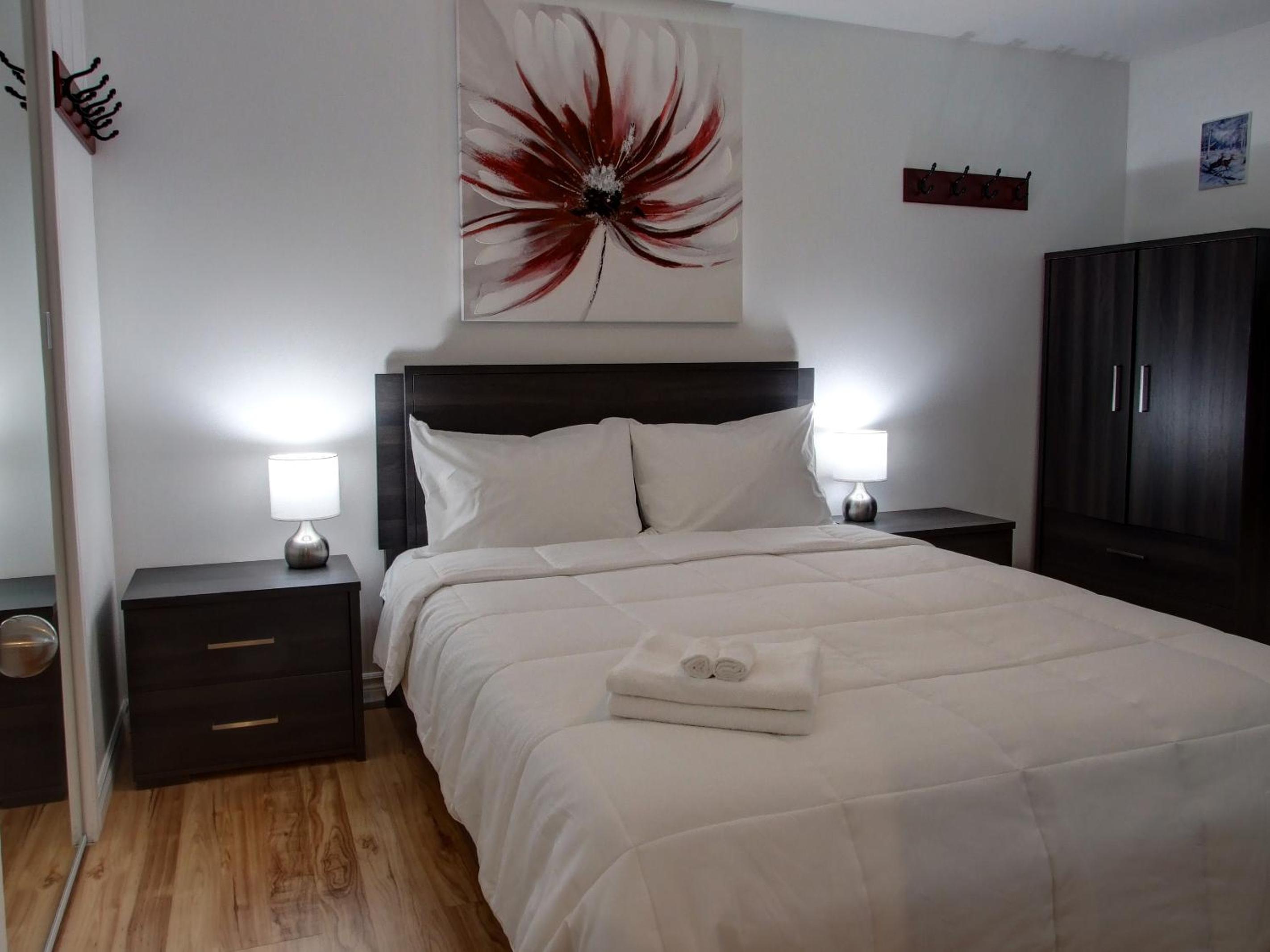 One-Bedroom Apartment photo 1