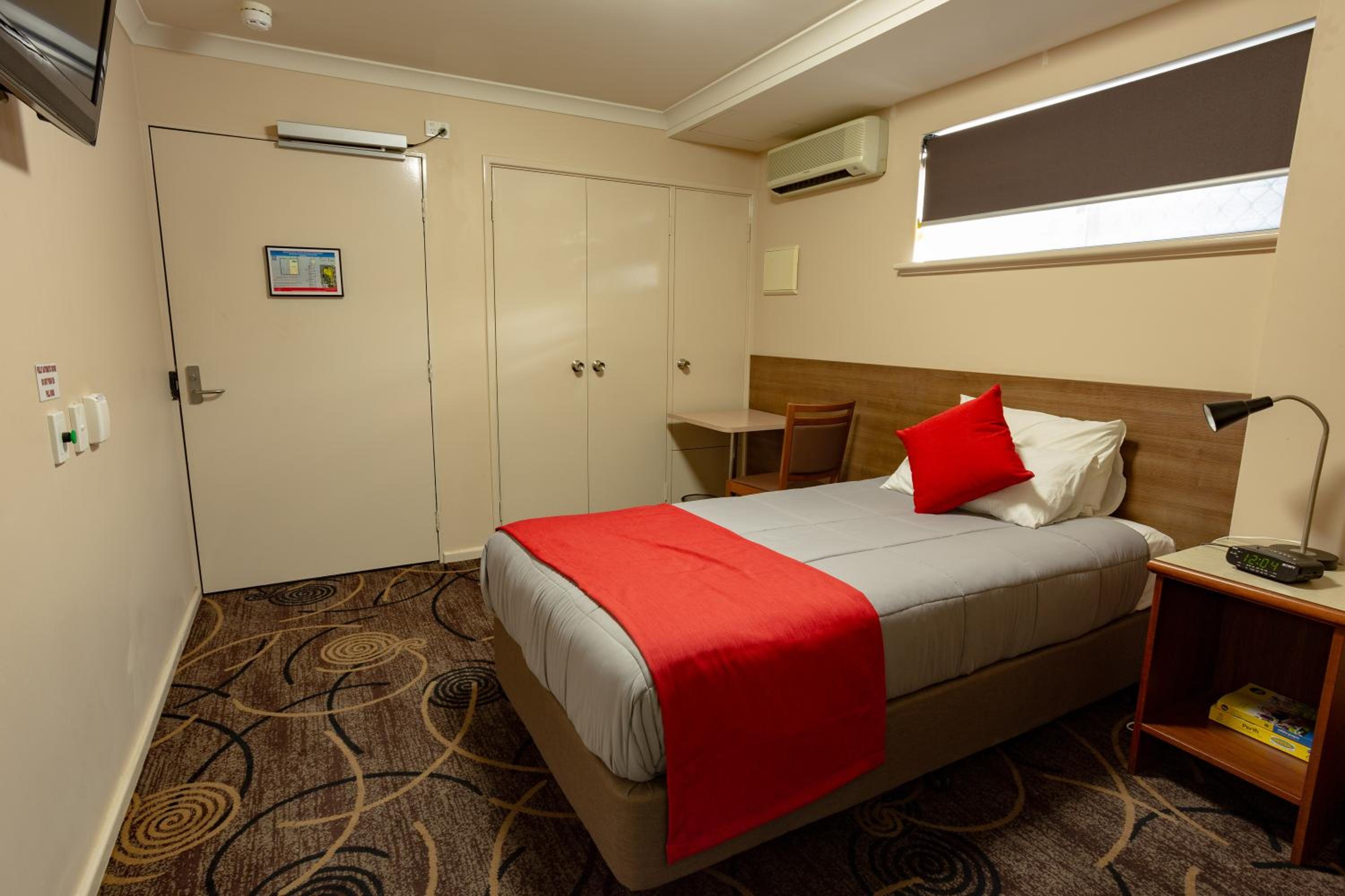 Queen Bed - Wheelchair Accessible Room